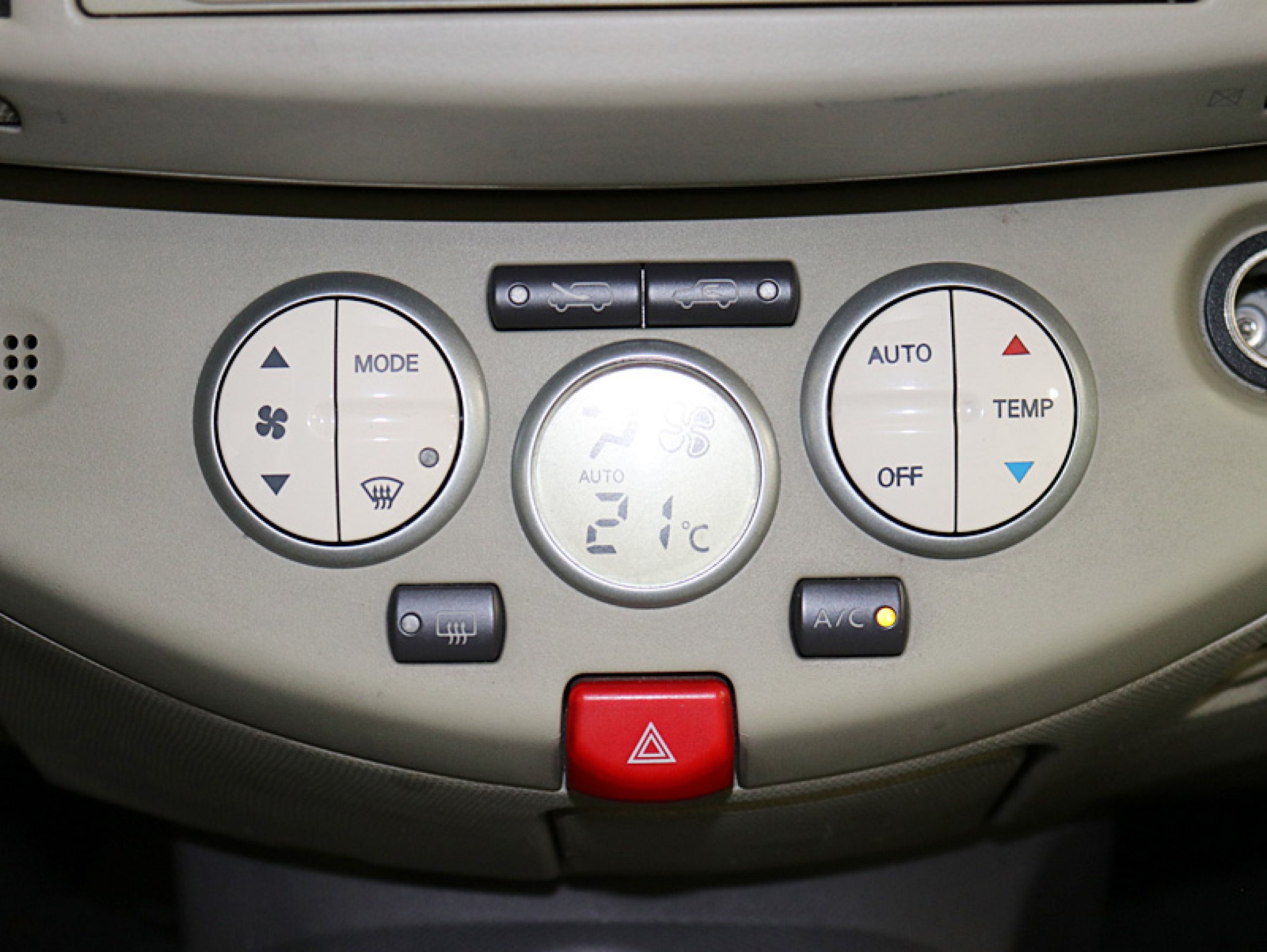 Foto Nissan Micra 18
