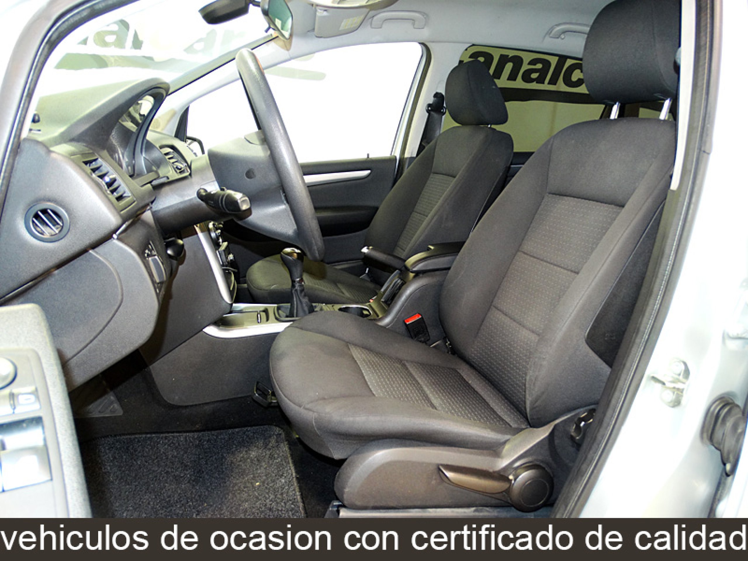 Foto Mercedes-Benz B 180 10