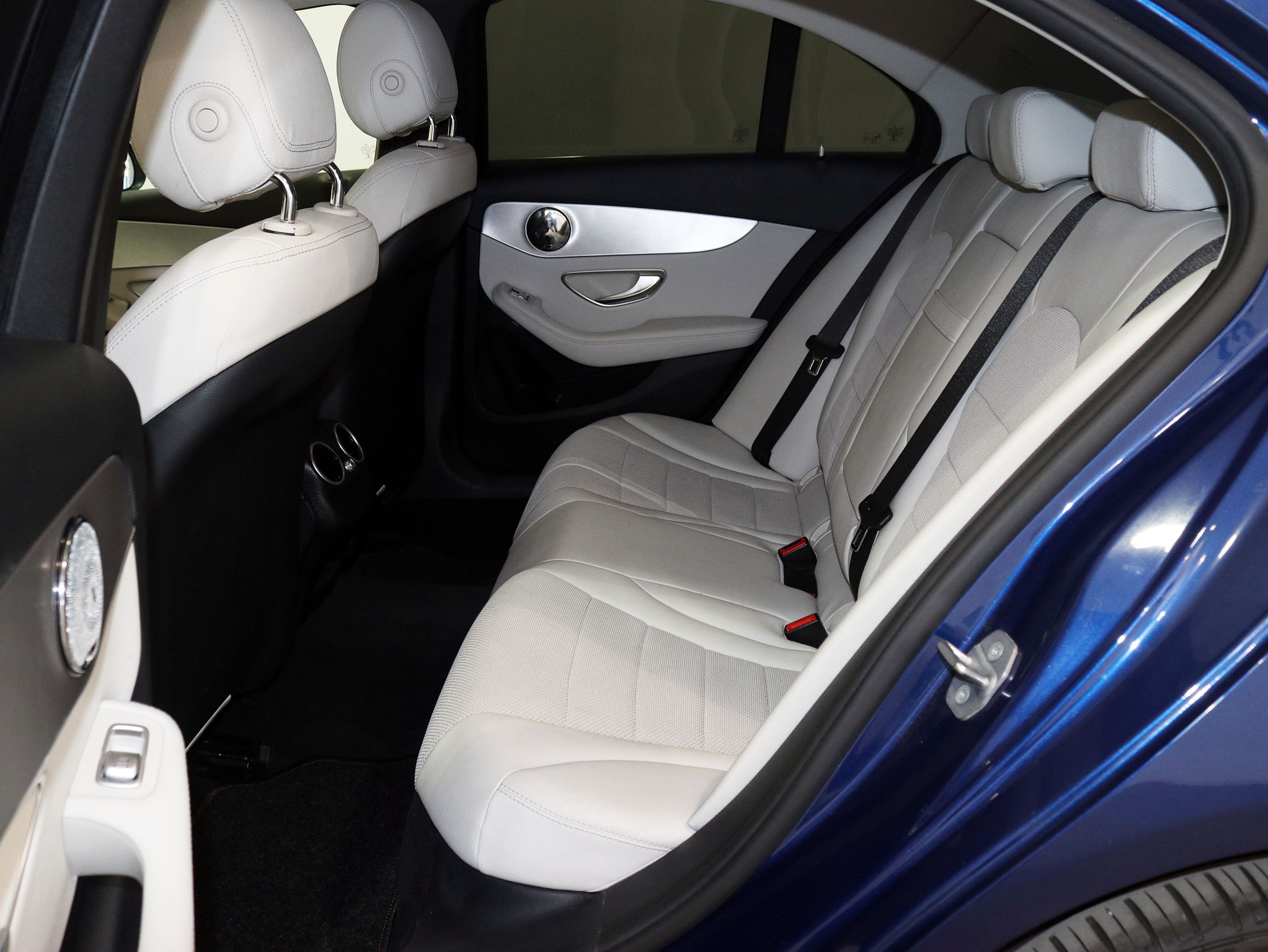 Foto Mercedes-Benz C 220 14