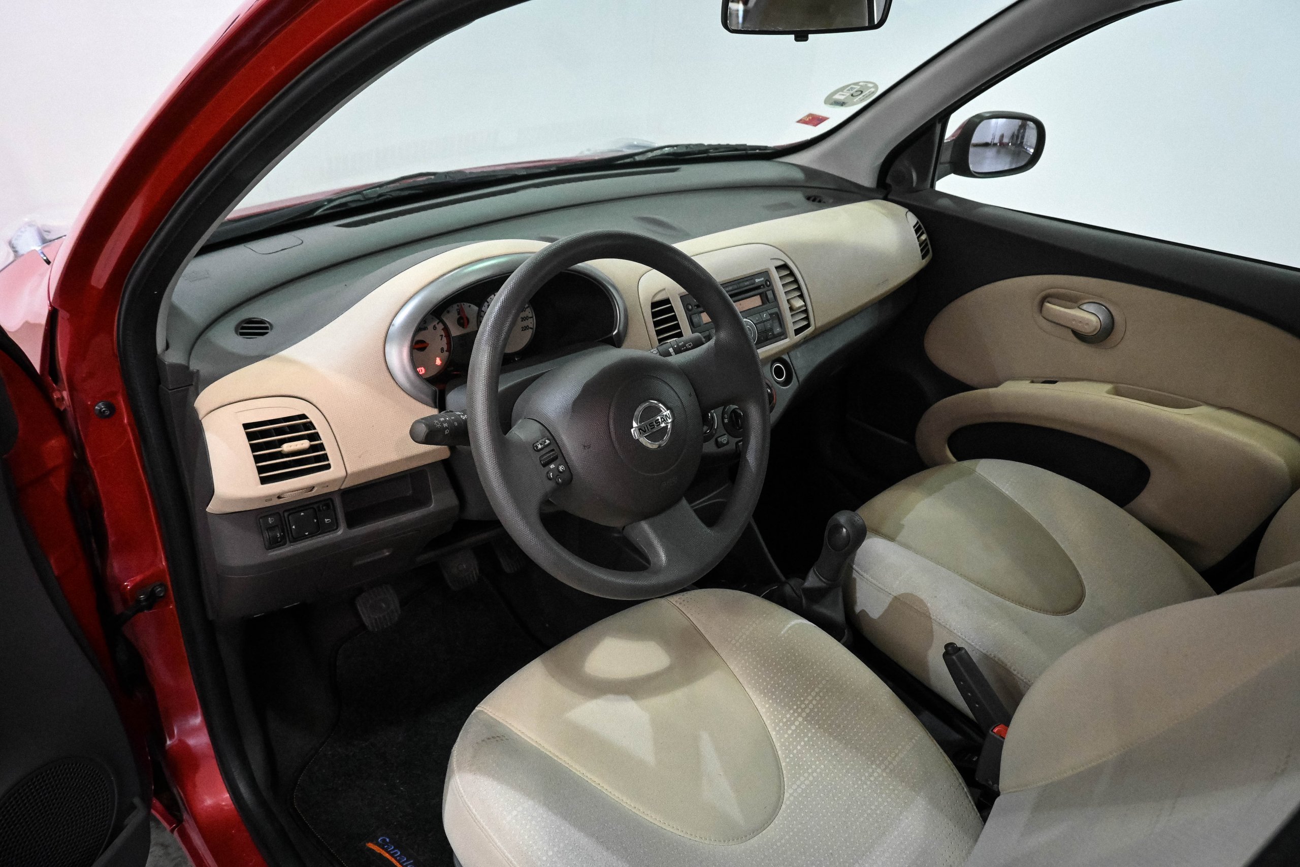 Foto Nissan Micra 10