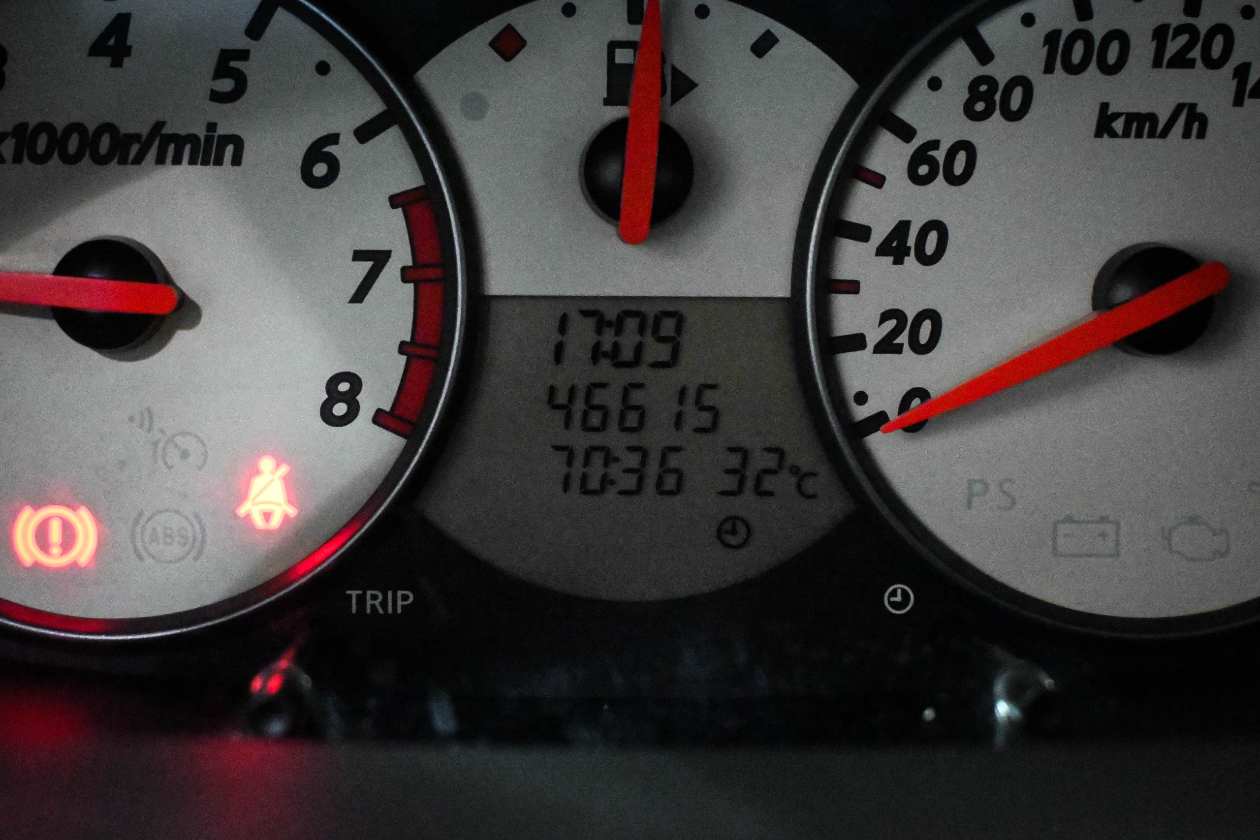 Foto Nissan Micra 14