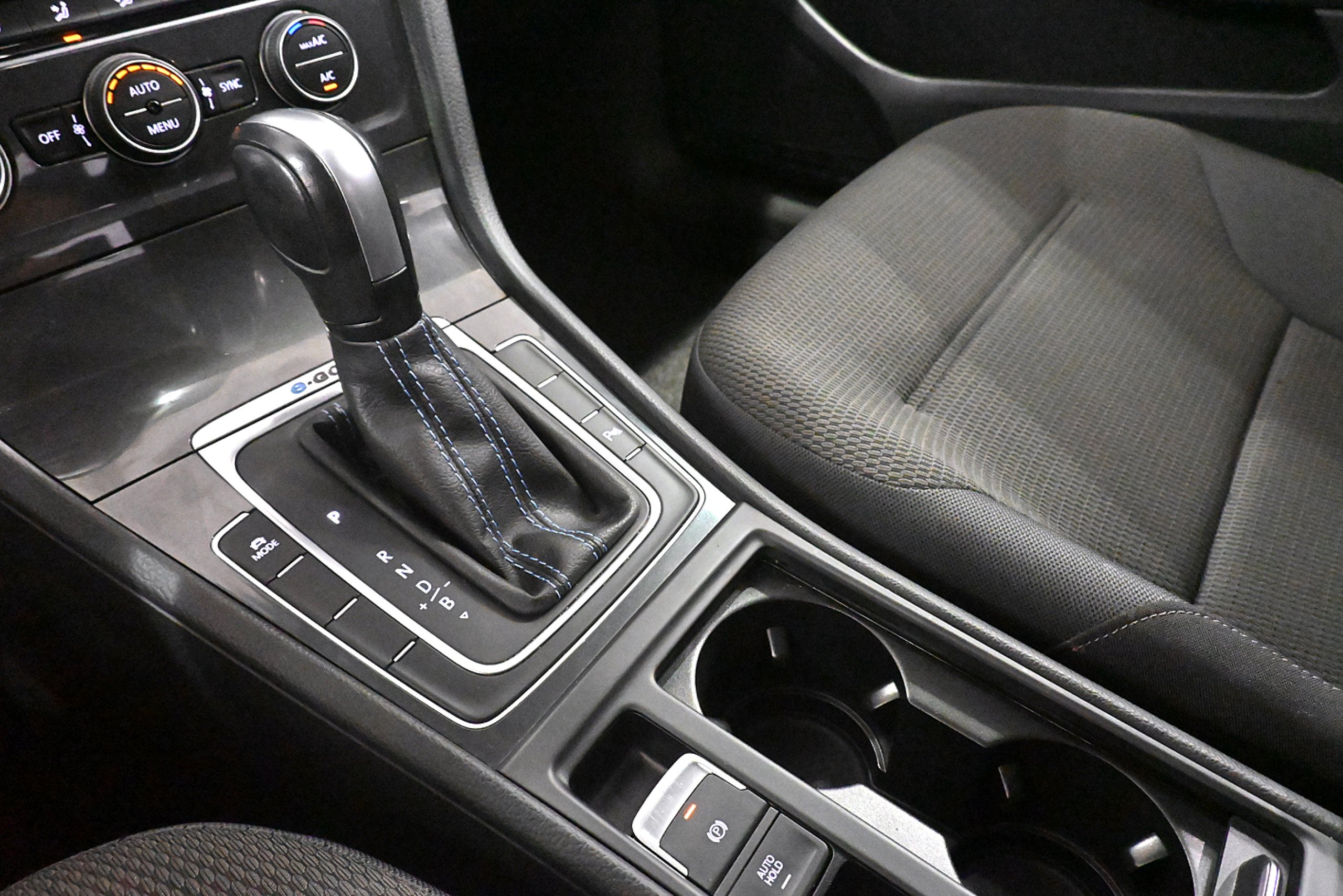 Foto Volkswagen Golf 24