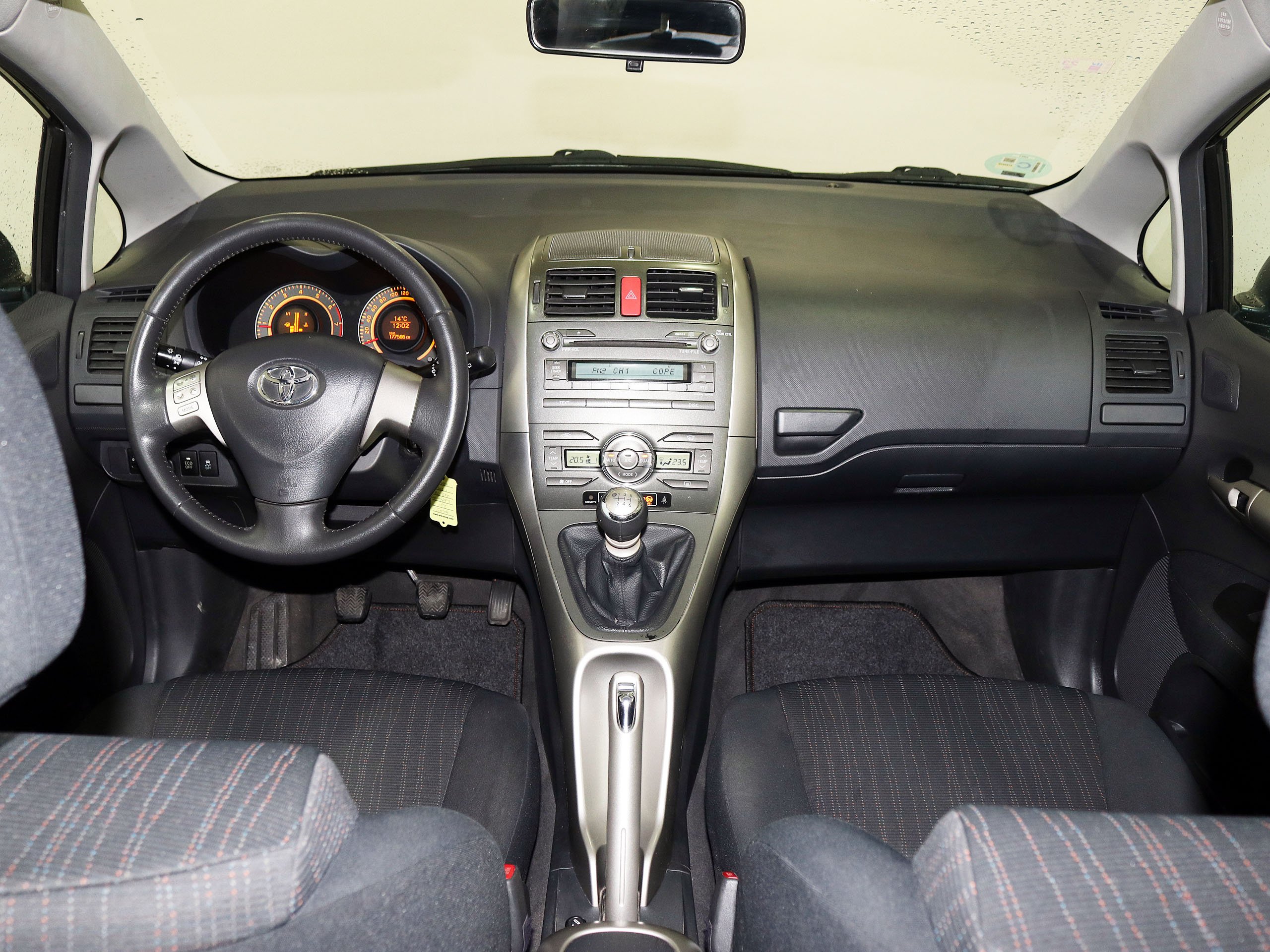 Foto Toyota Auris 13
