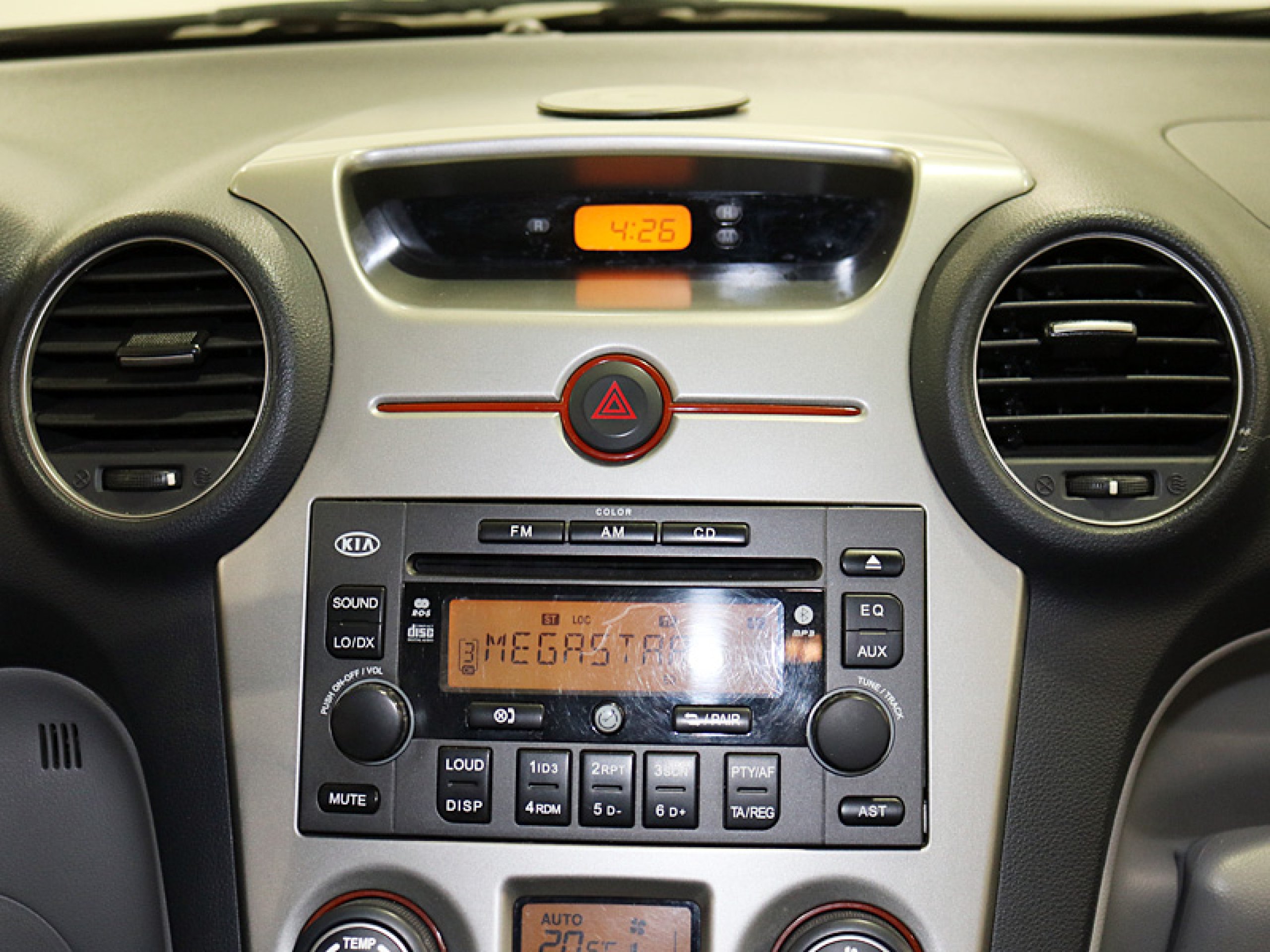 Foto Kia Carens 21