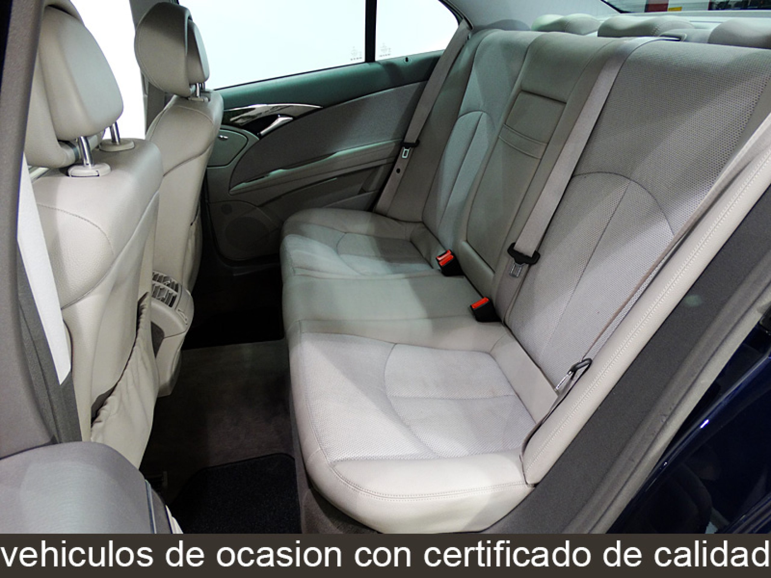 Foto Mercedes-Benz E 280 21