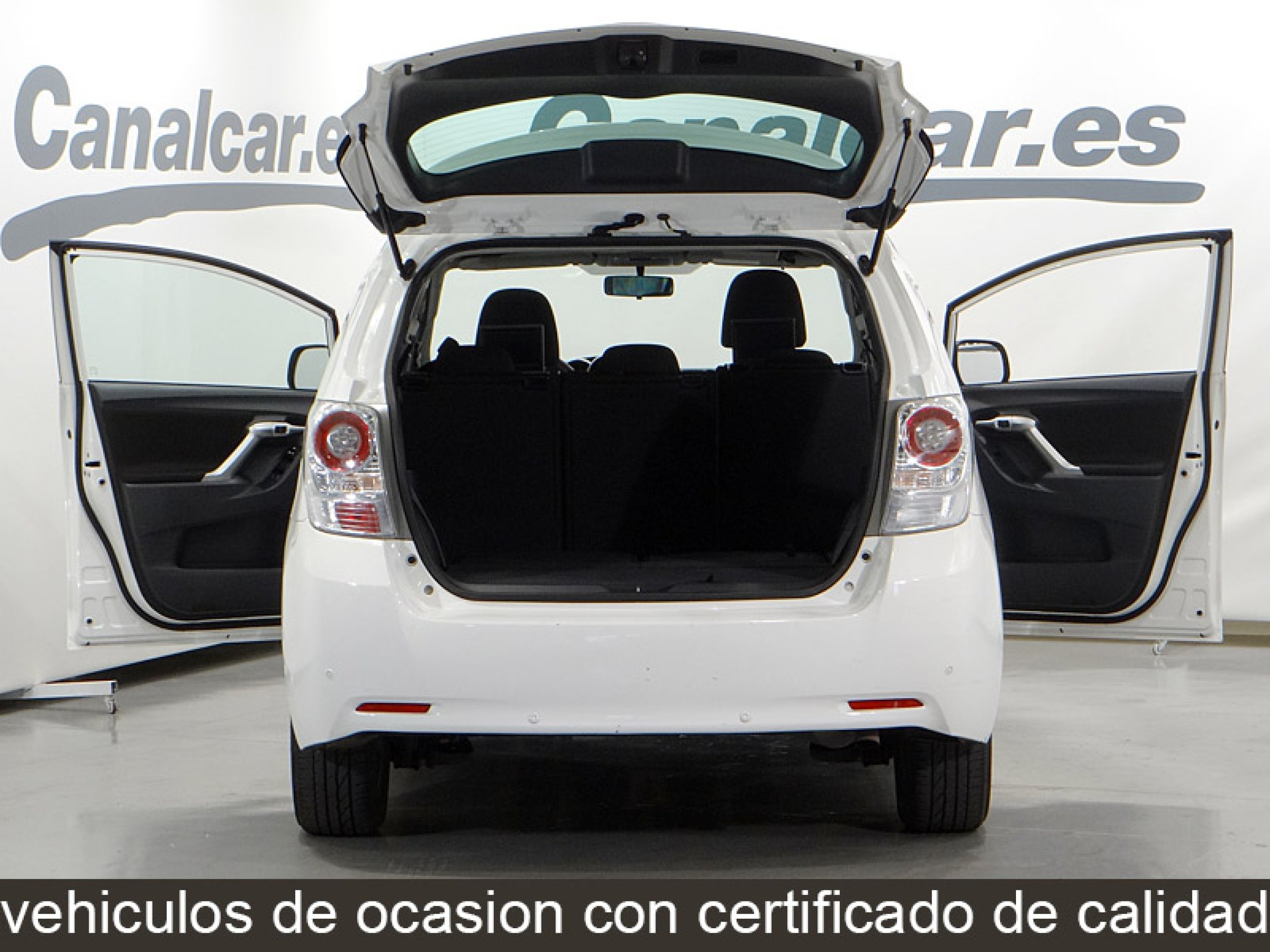 Foto Toyota Verso 8