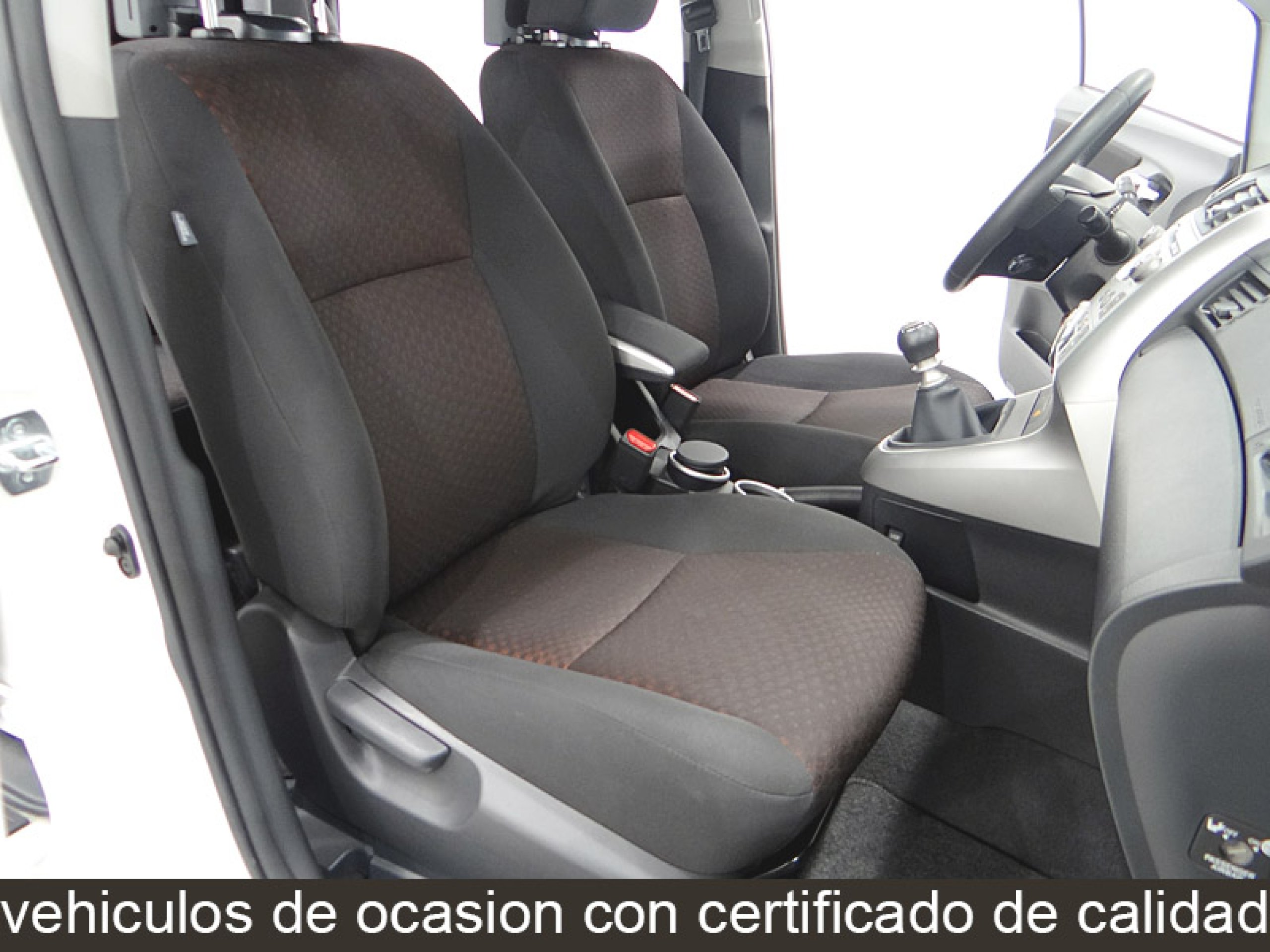 Foto Toyota Verso 21