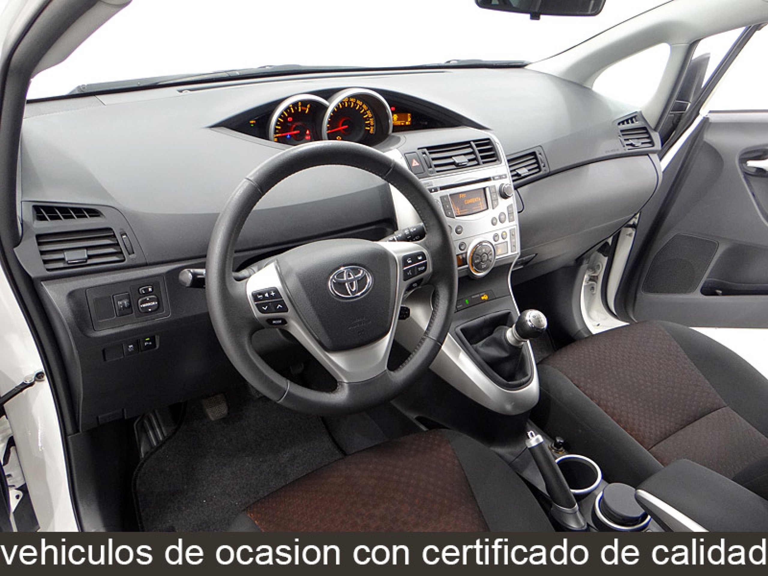 Foto Toyota Verso 26