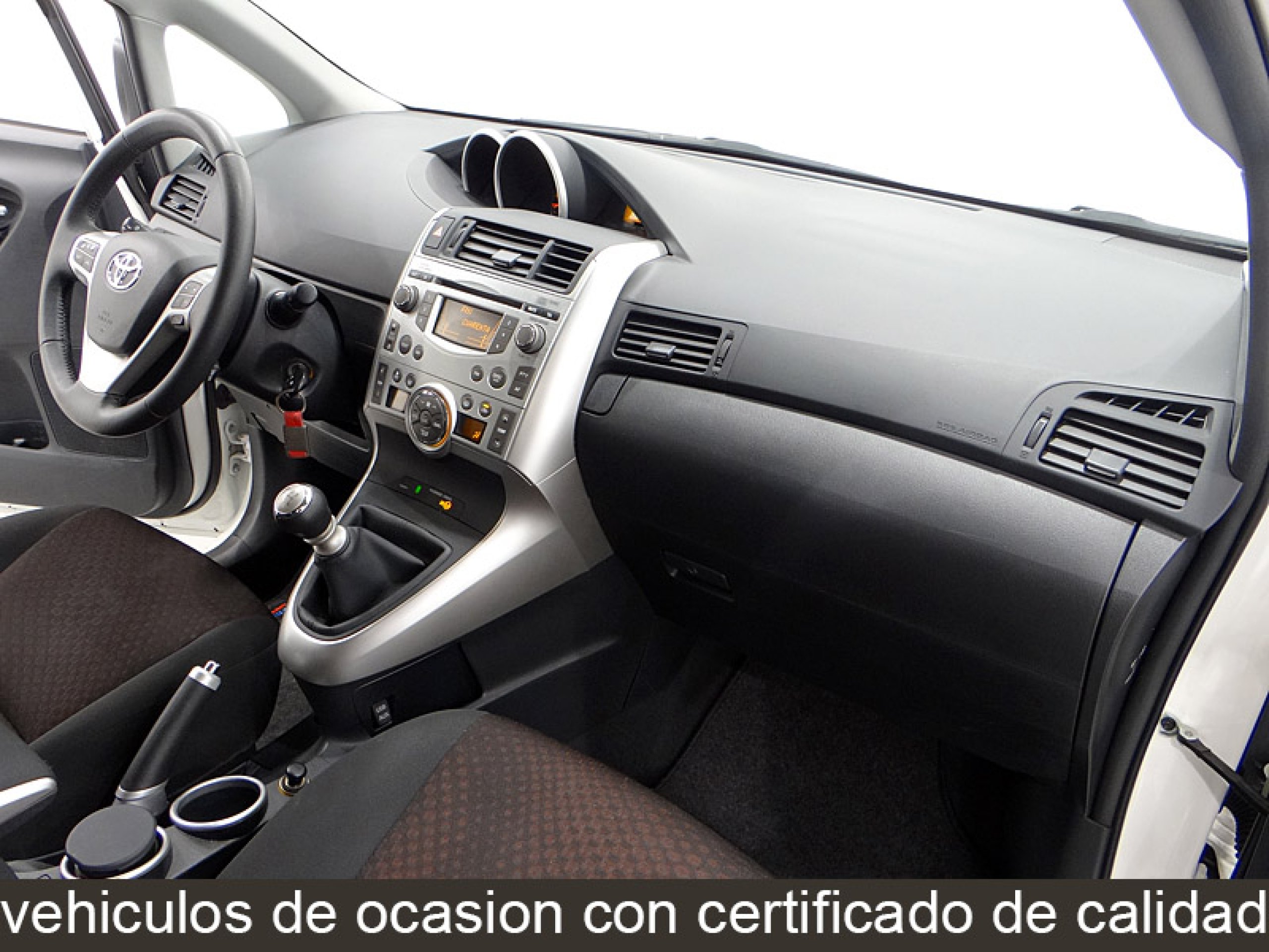 Foto Toyota Verso 27