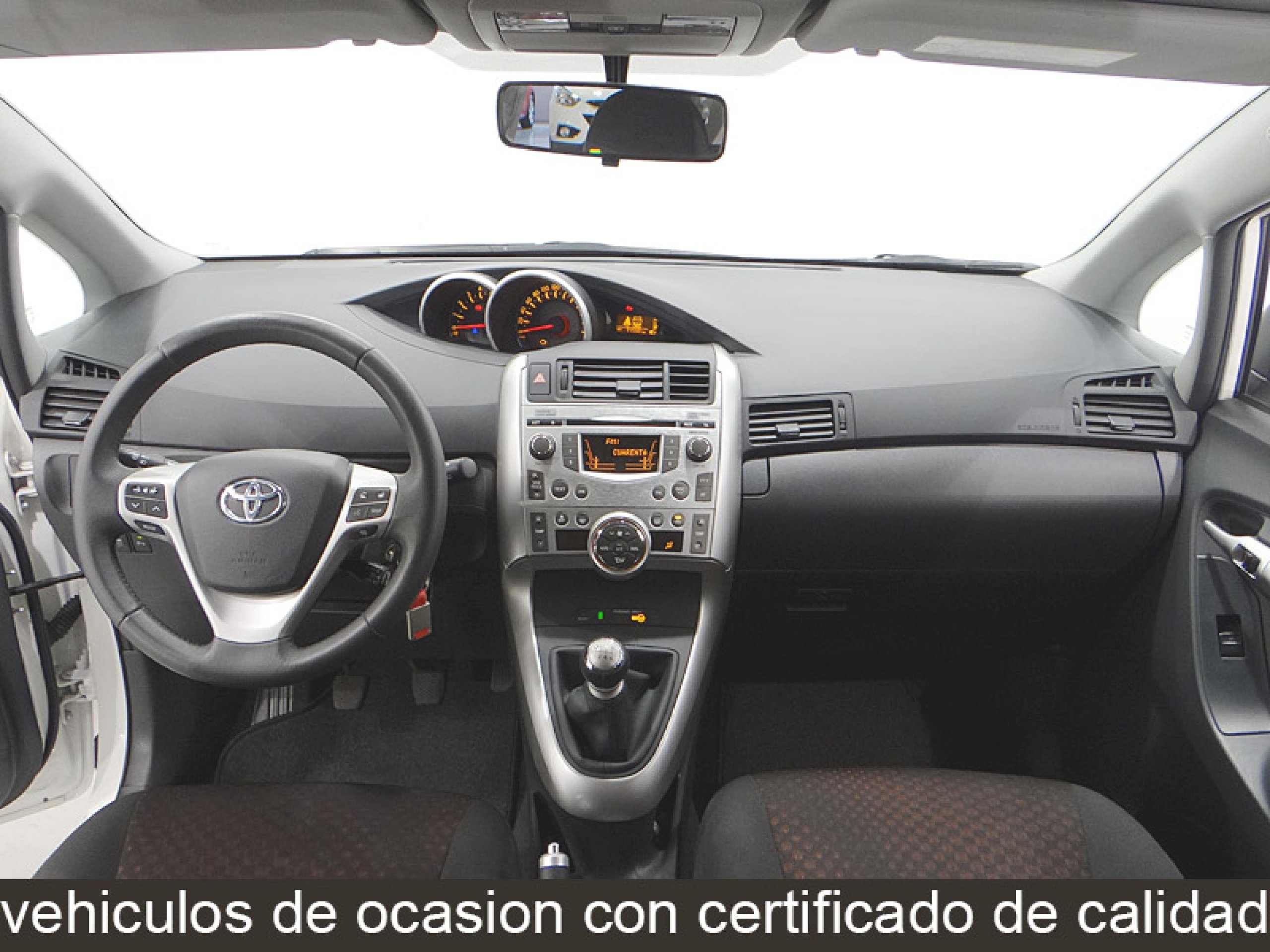 Foto Toyota Verso 28