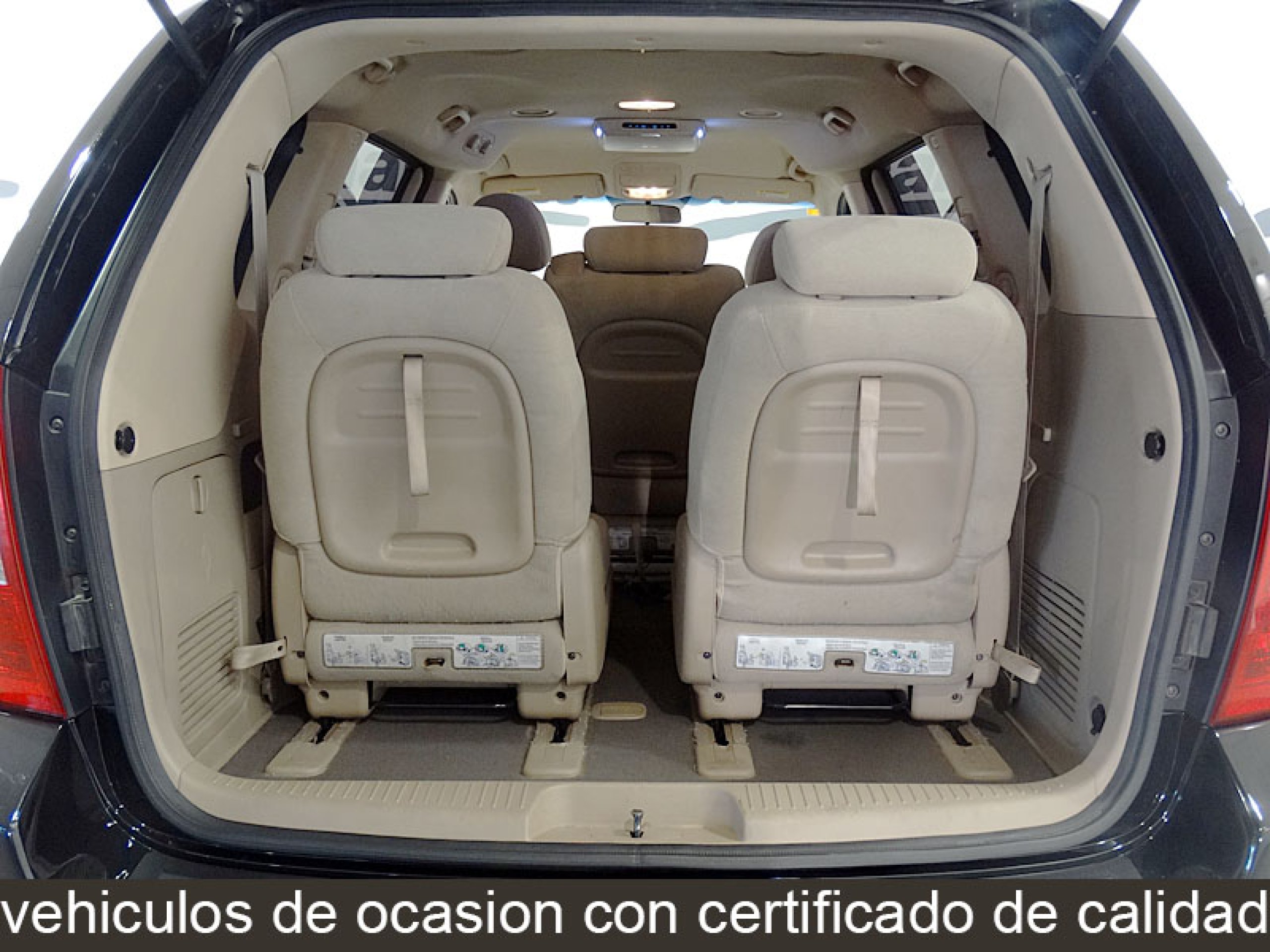 Foto Kia Carnival 14