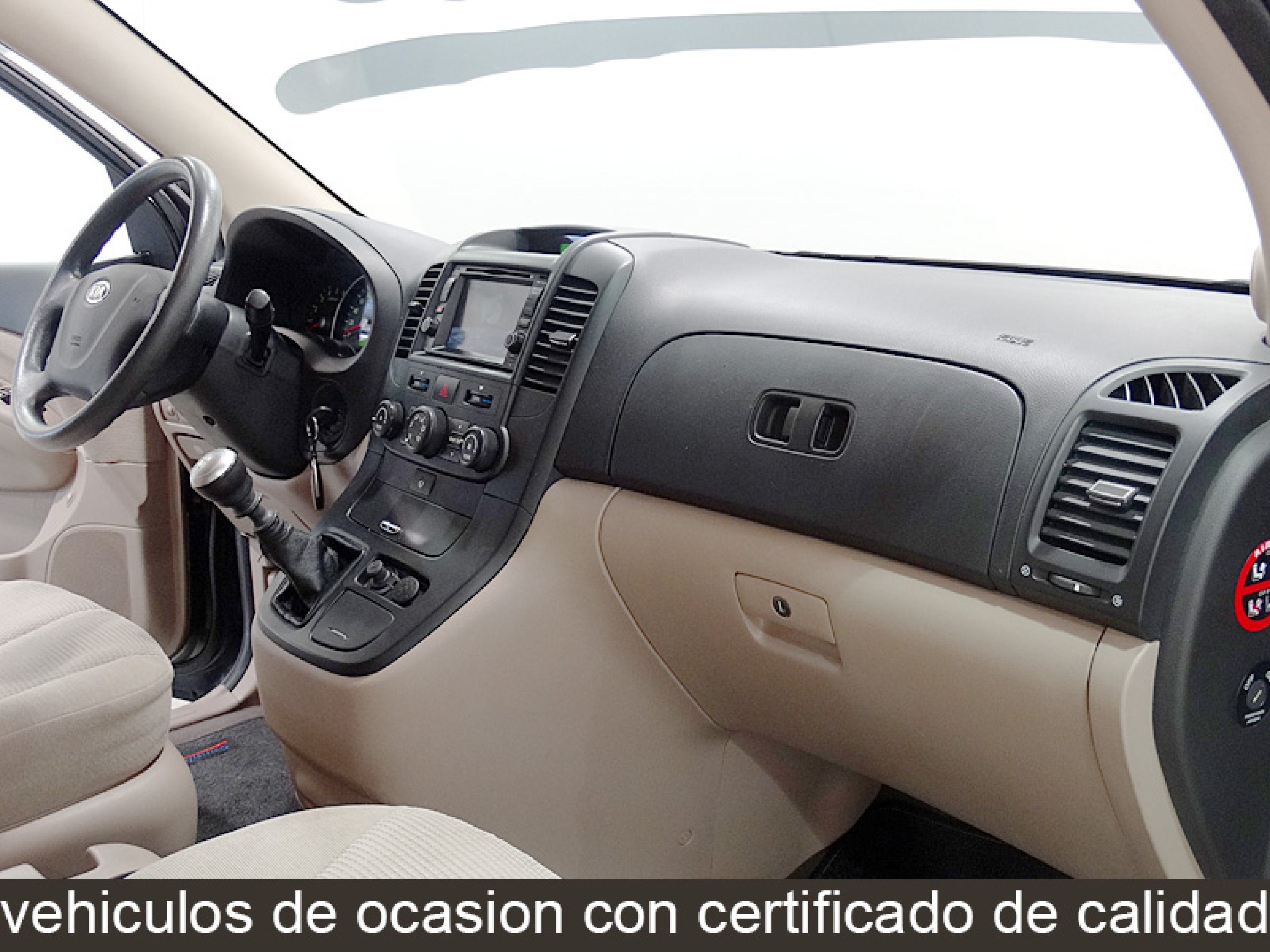 Foto Kia Carnival 26
