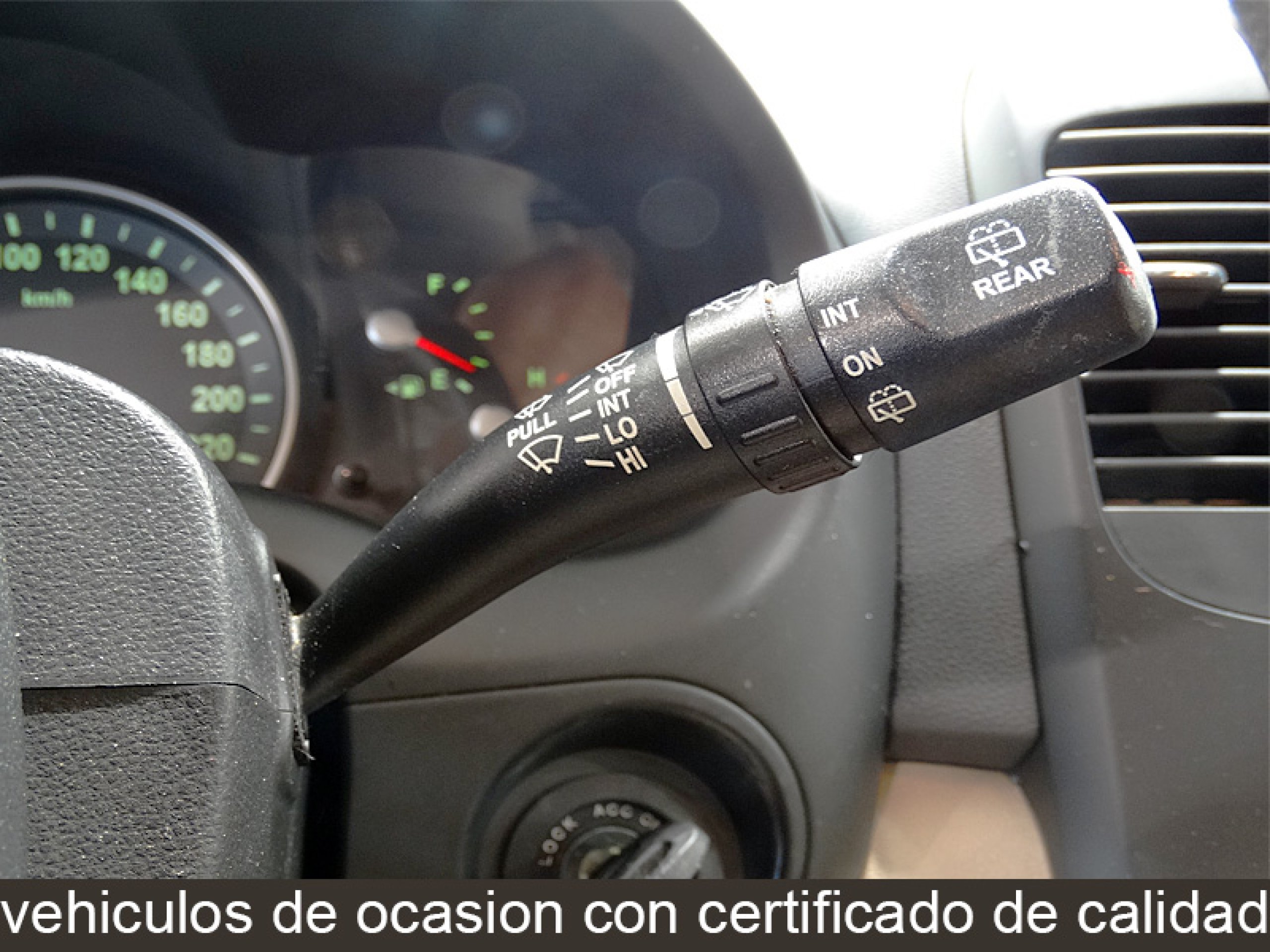 Foto Kia Carnival 32