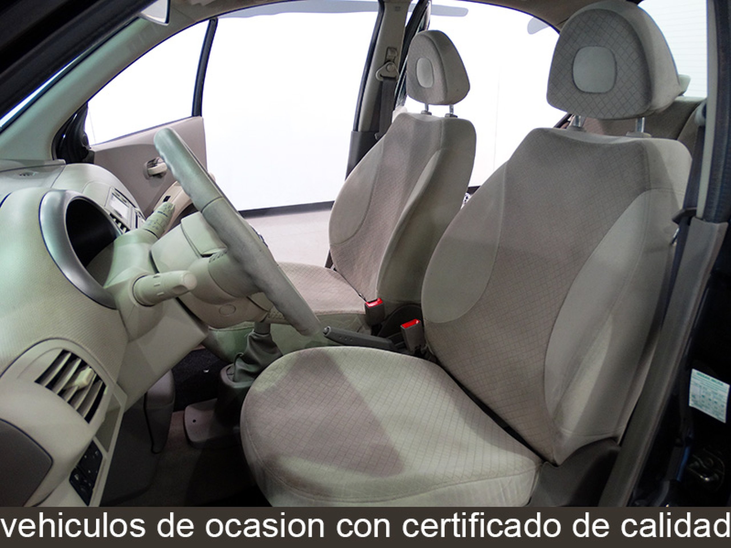Foto Nissan Micra 16
