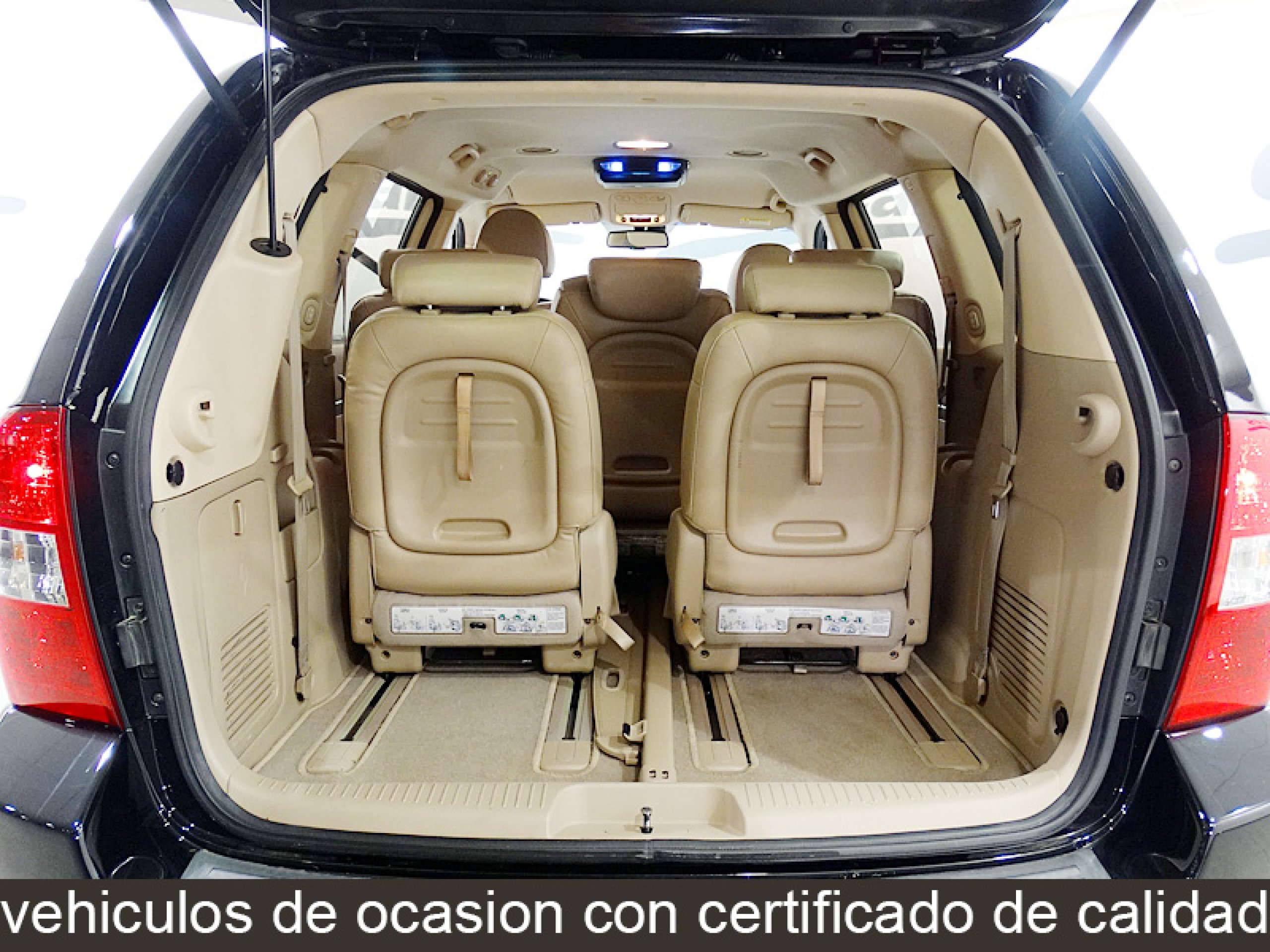 Foto Kia Carnival 17