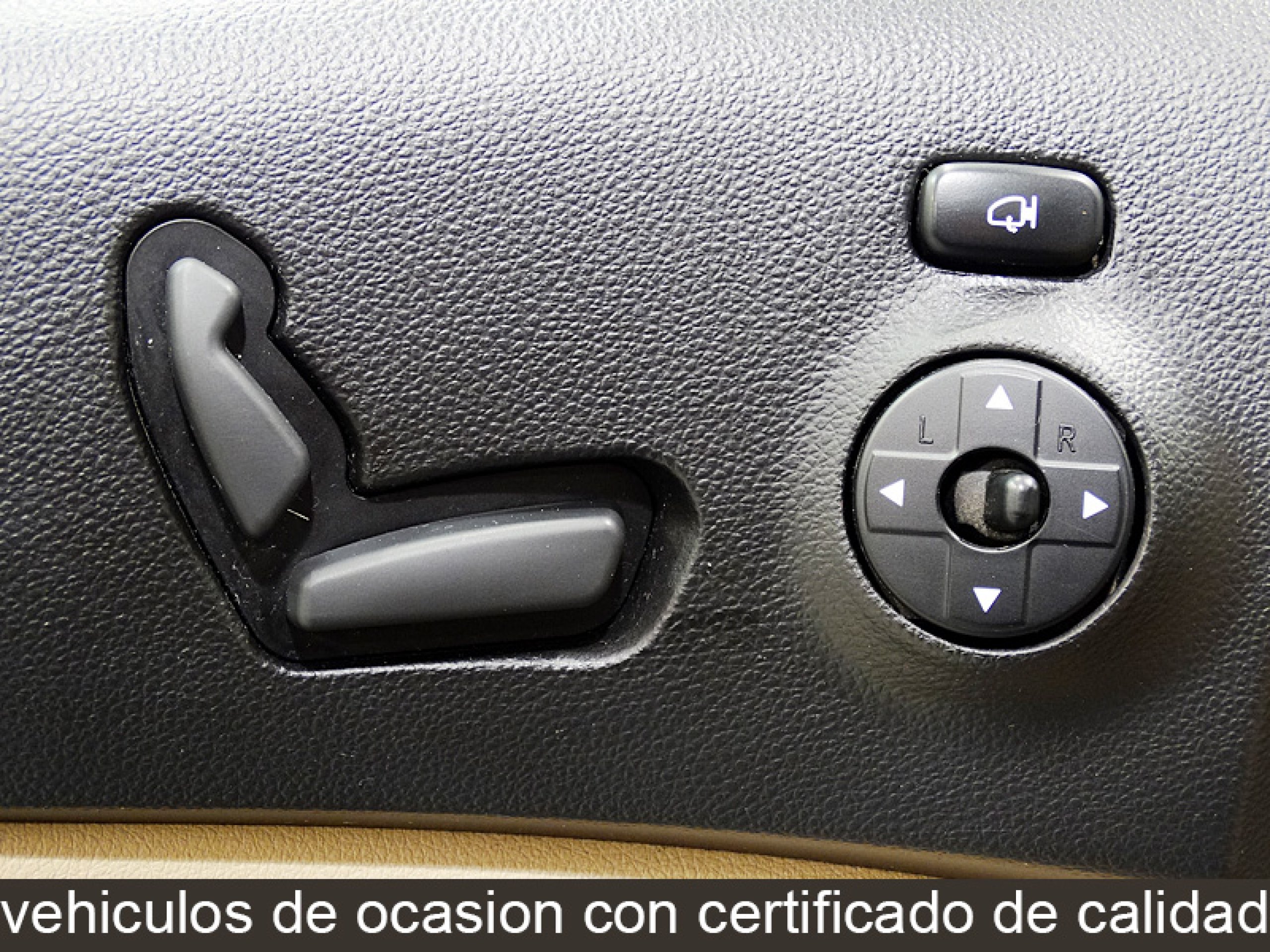 Foto Kia Carnival 25