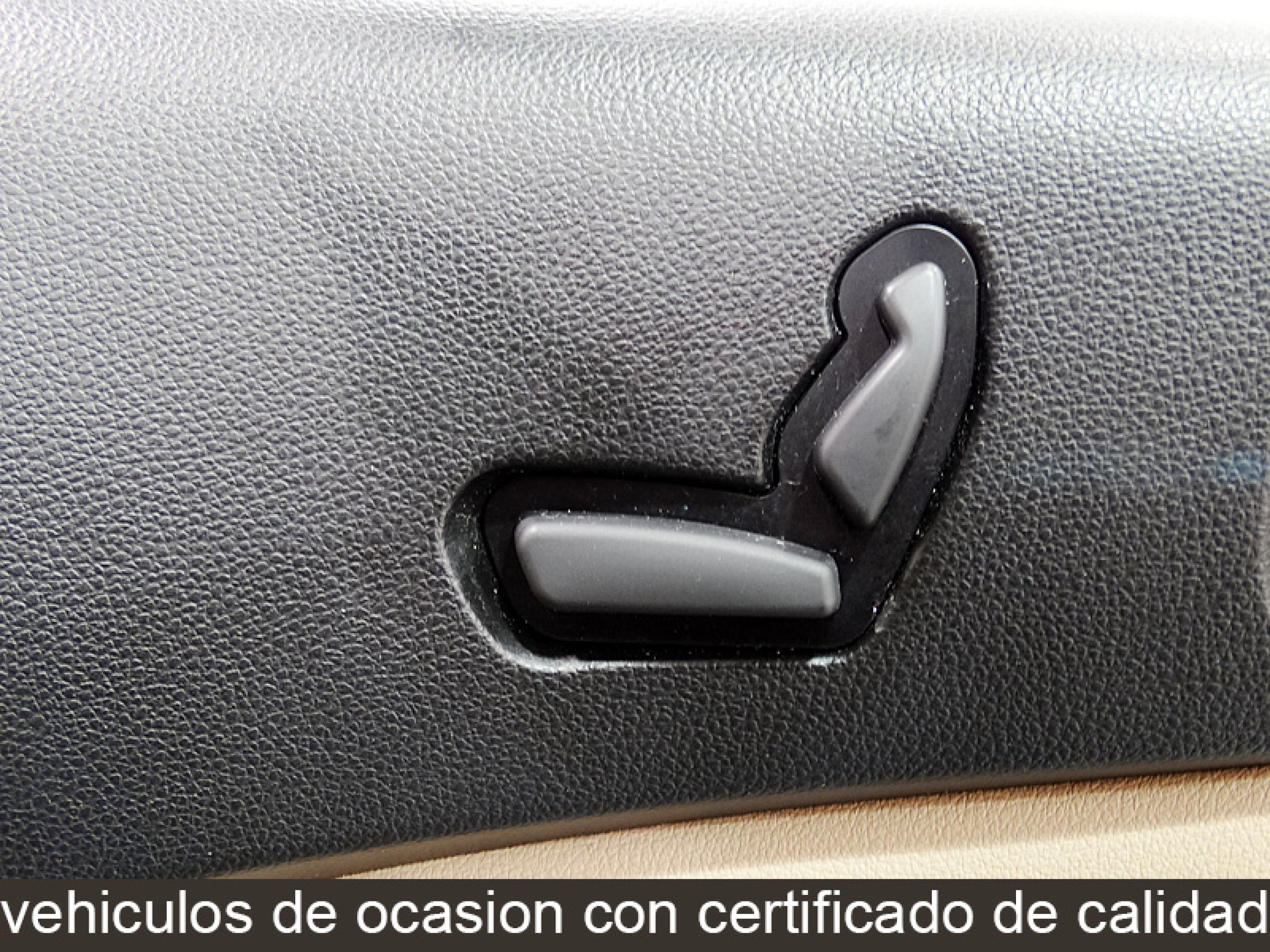 Foto Kia Carnival 26