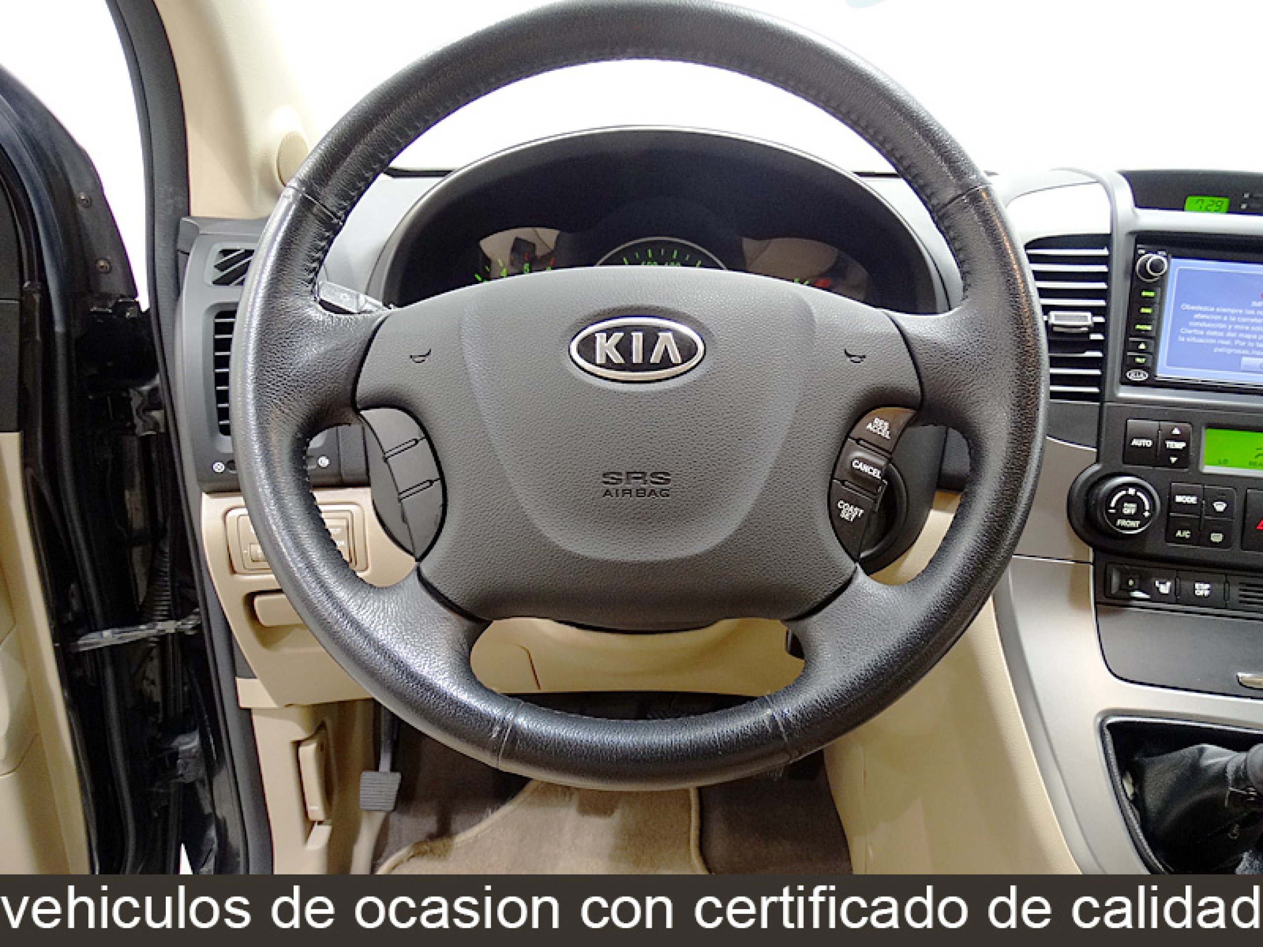Foto Kia Carnival 31