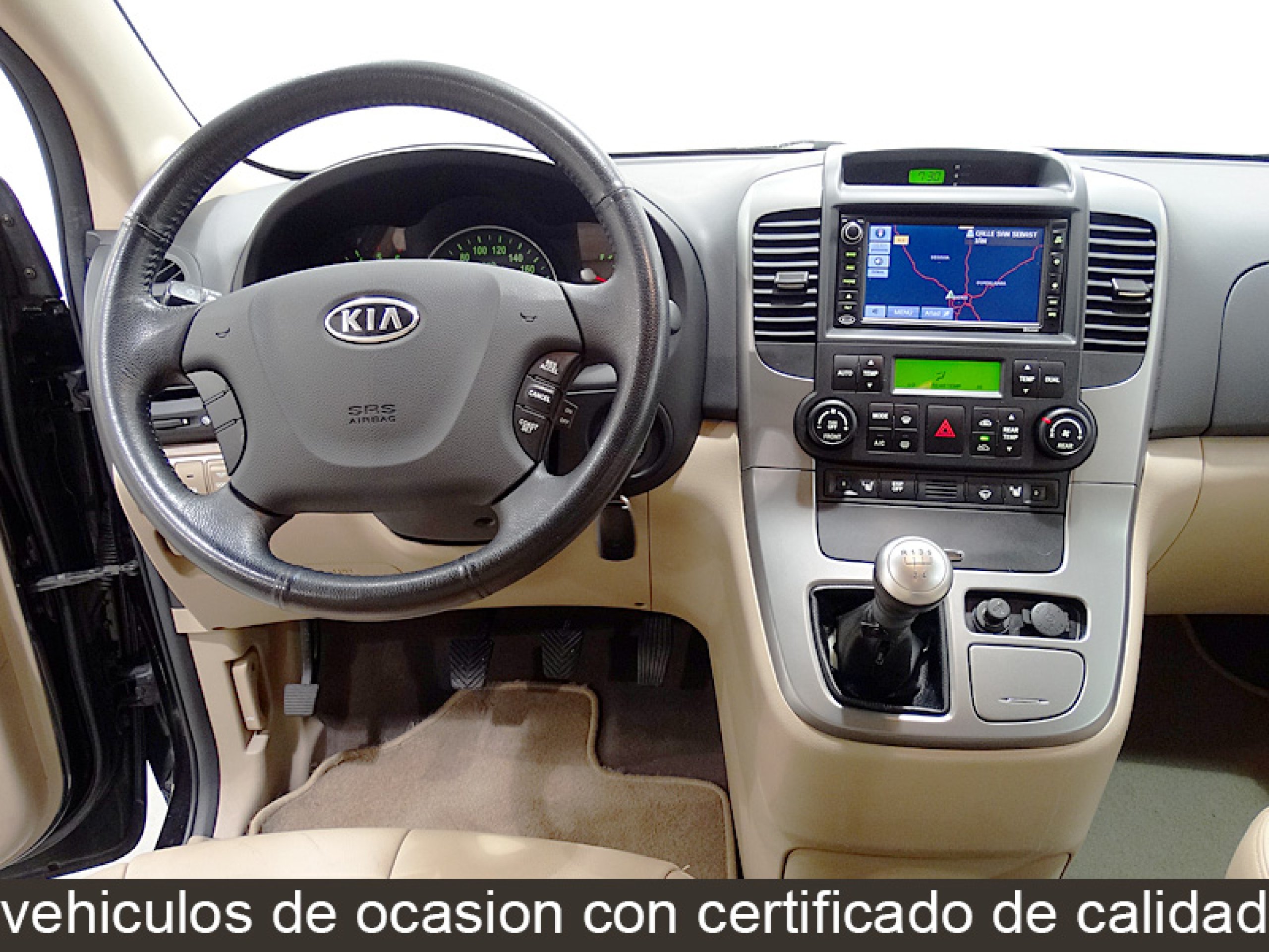 Foto Kia Carnival 32