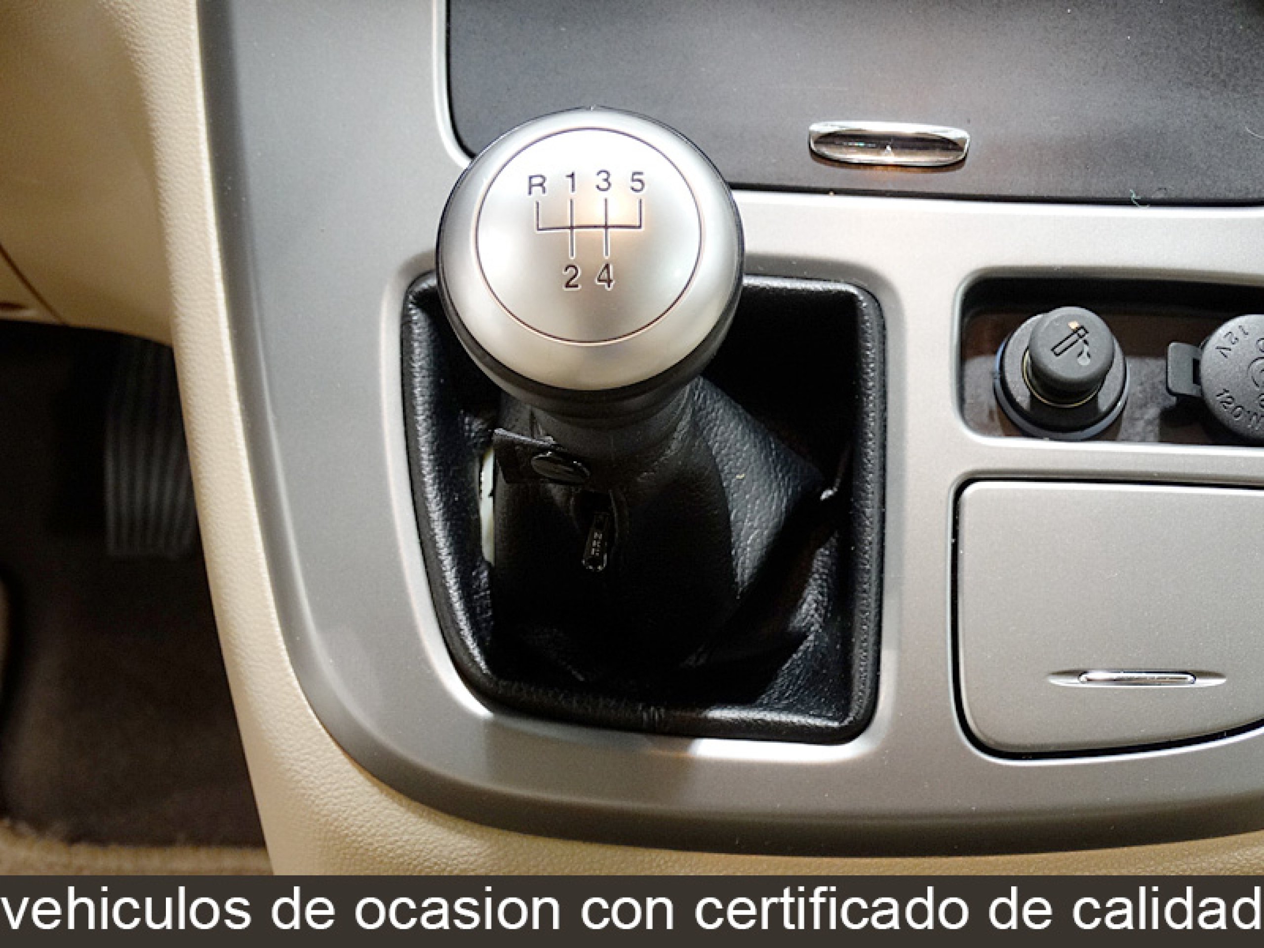 Foto Kia Carnival 35