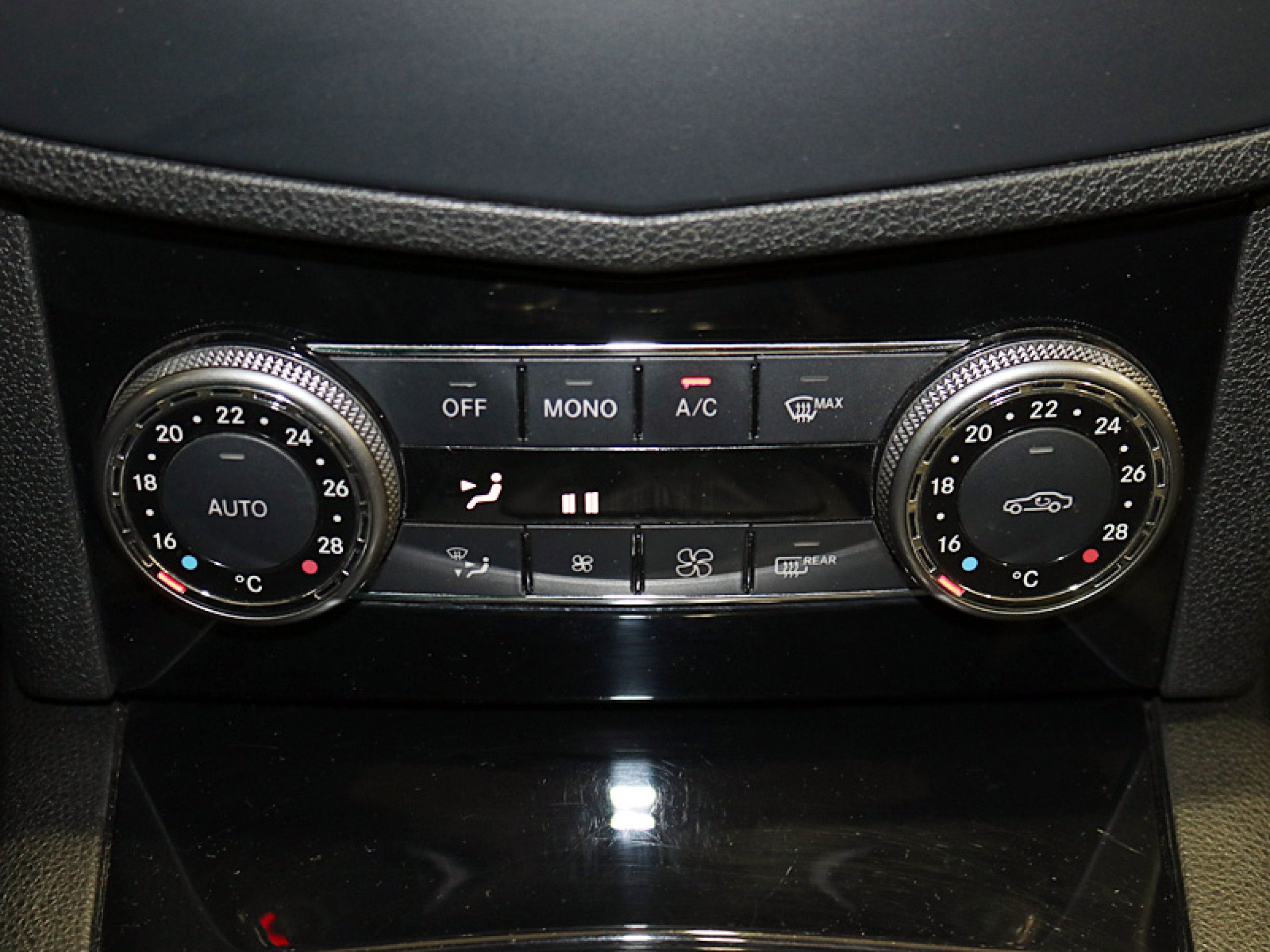 Foto Mercedes-Benz C 220 25