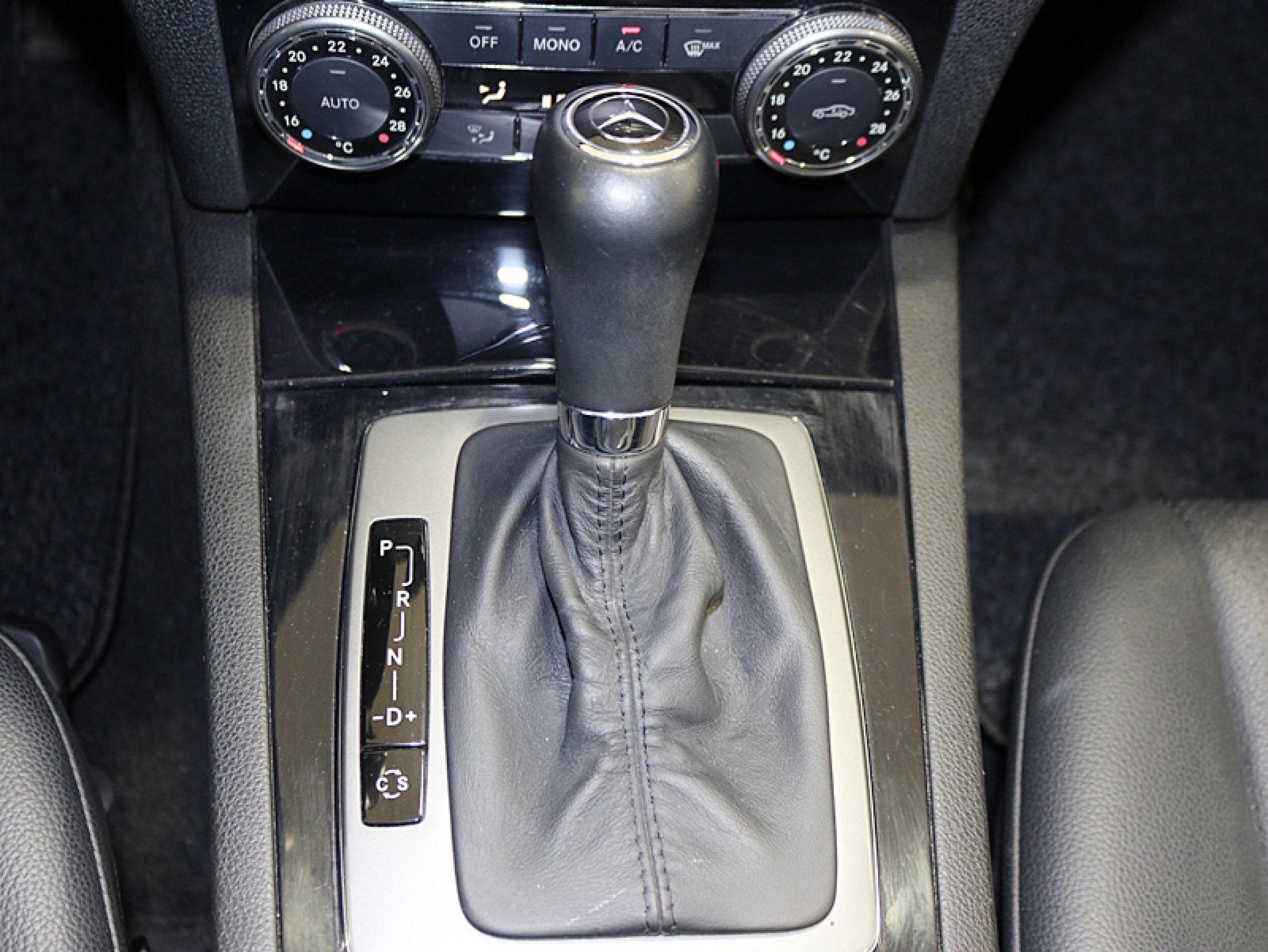 Foto Mercedes-Benz C 220 27