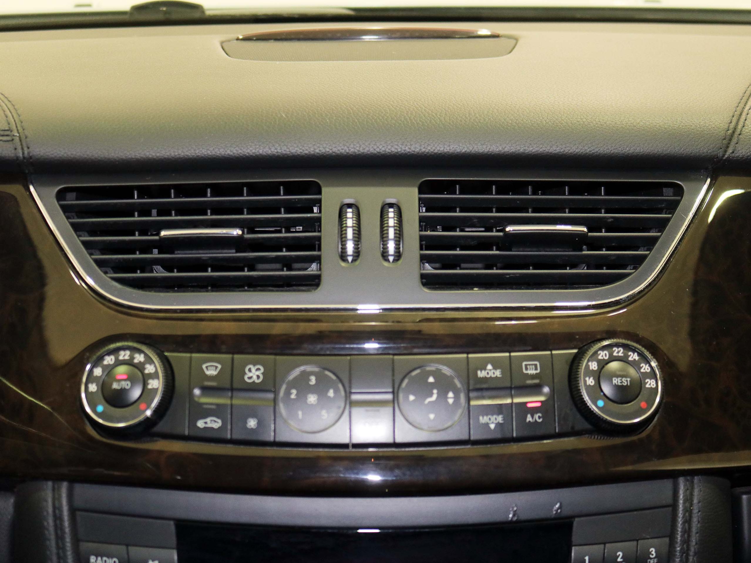 Foto Mercedes-Benz CLS 350 27
