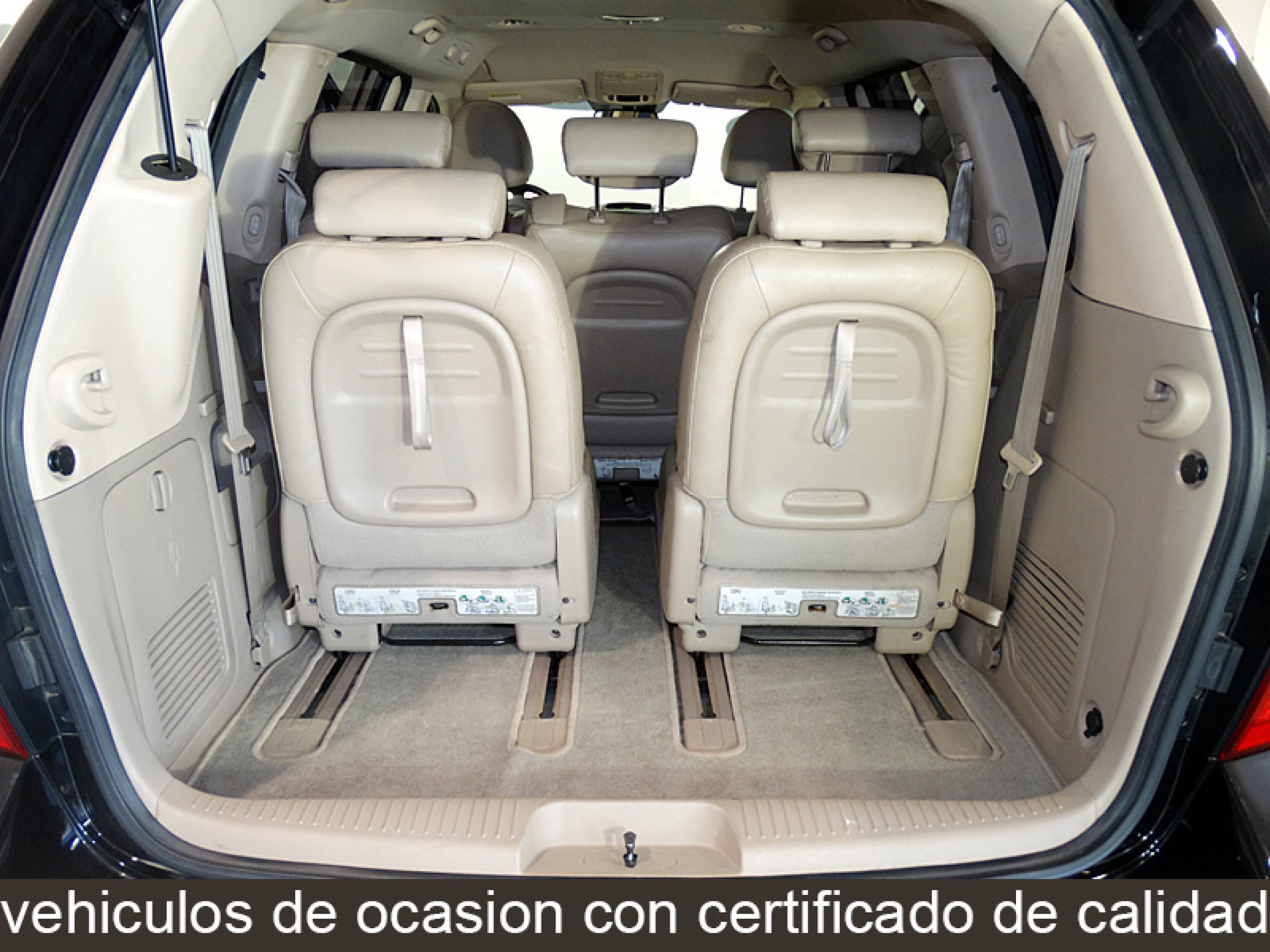 Foto Kia Carnival 9