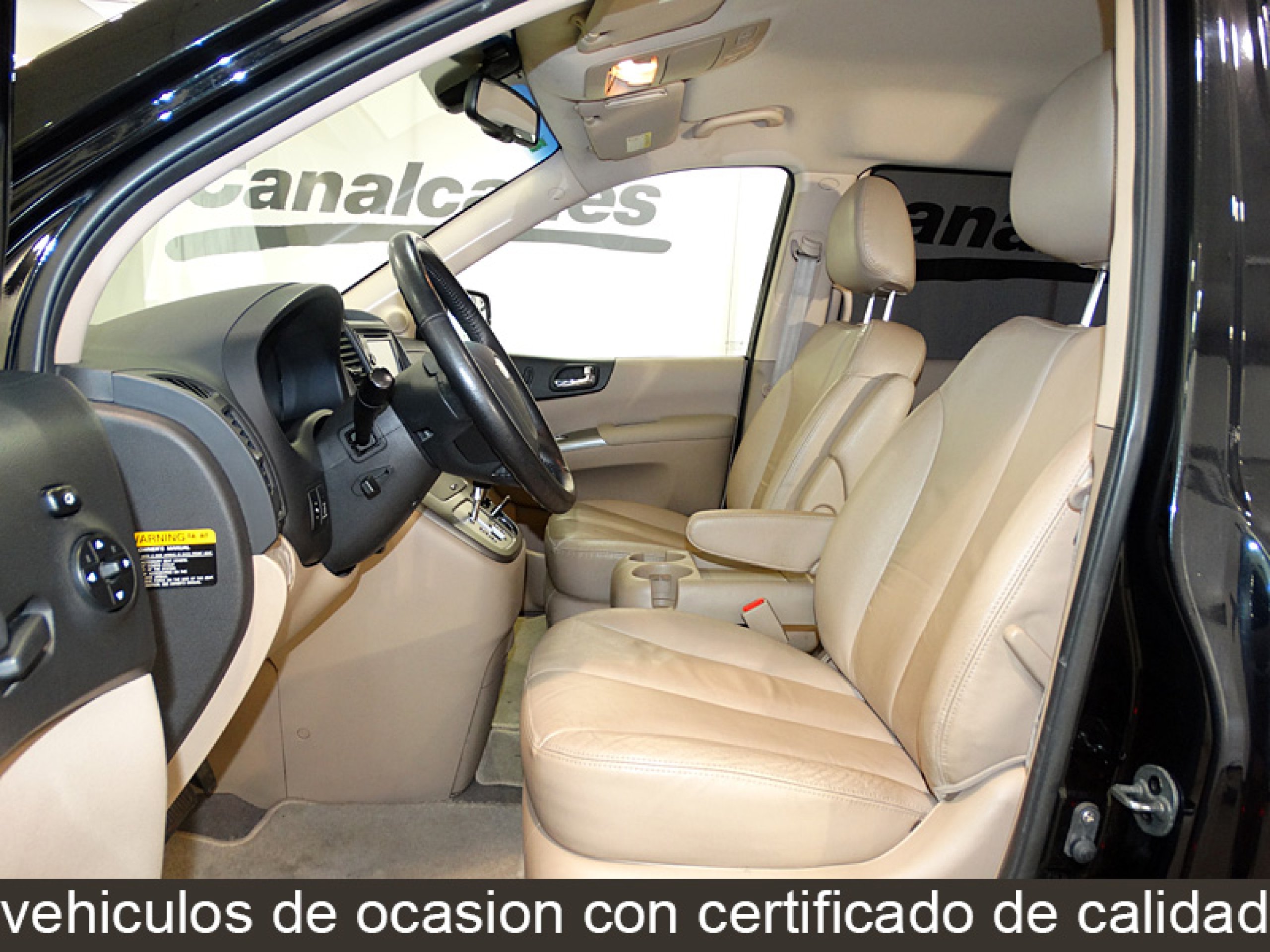 Foto Kia Carnival 11