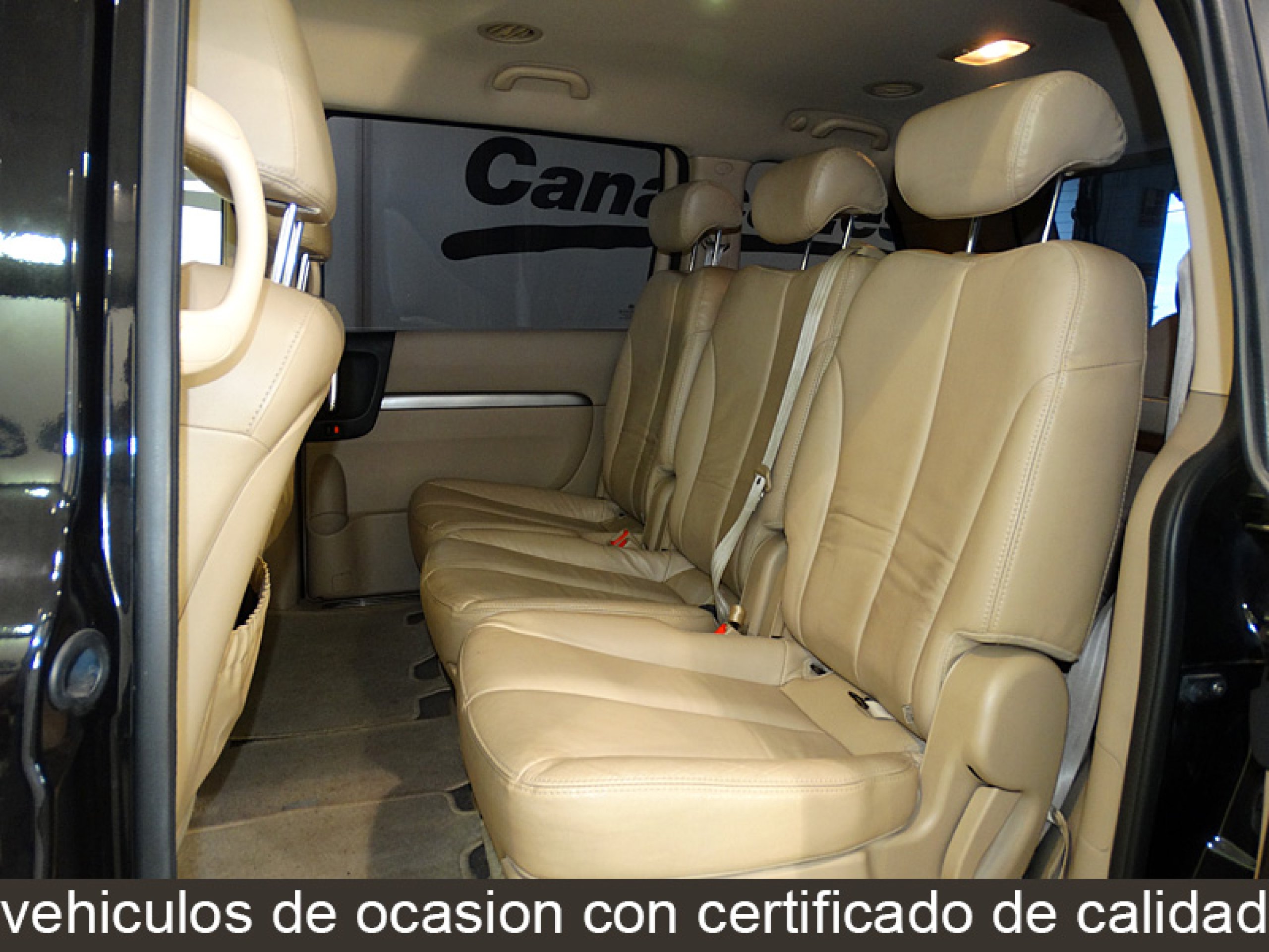 Foto Kia Carnival 12