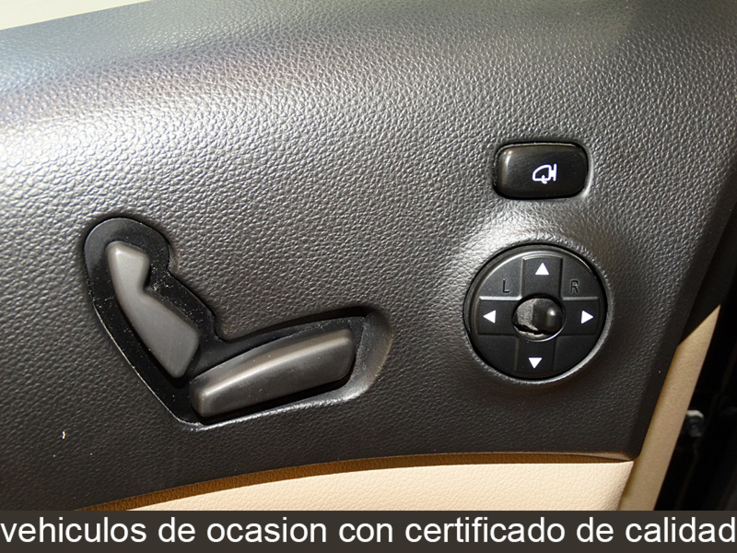 Foto Kia Carnival 23