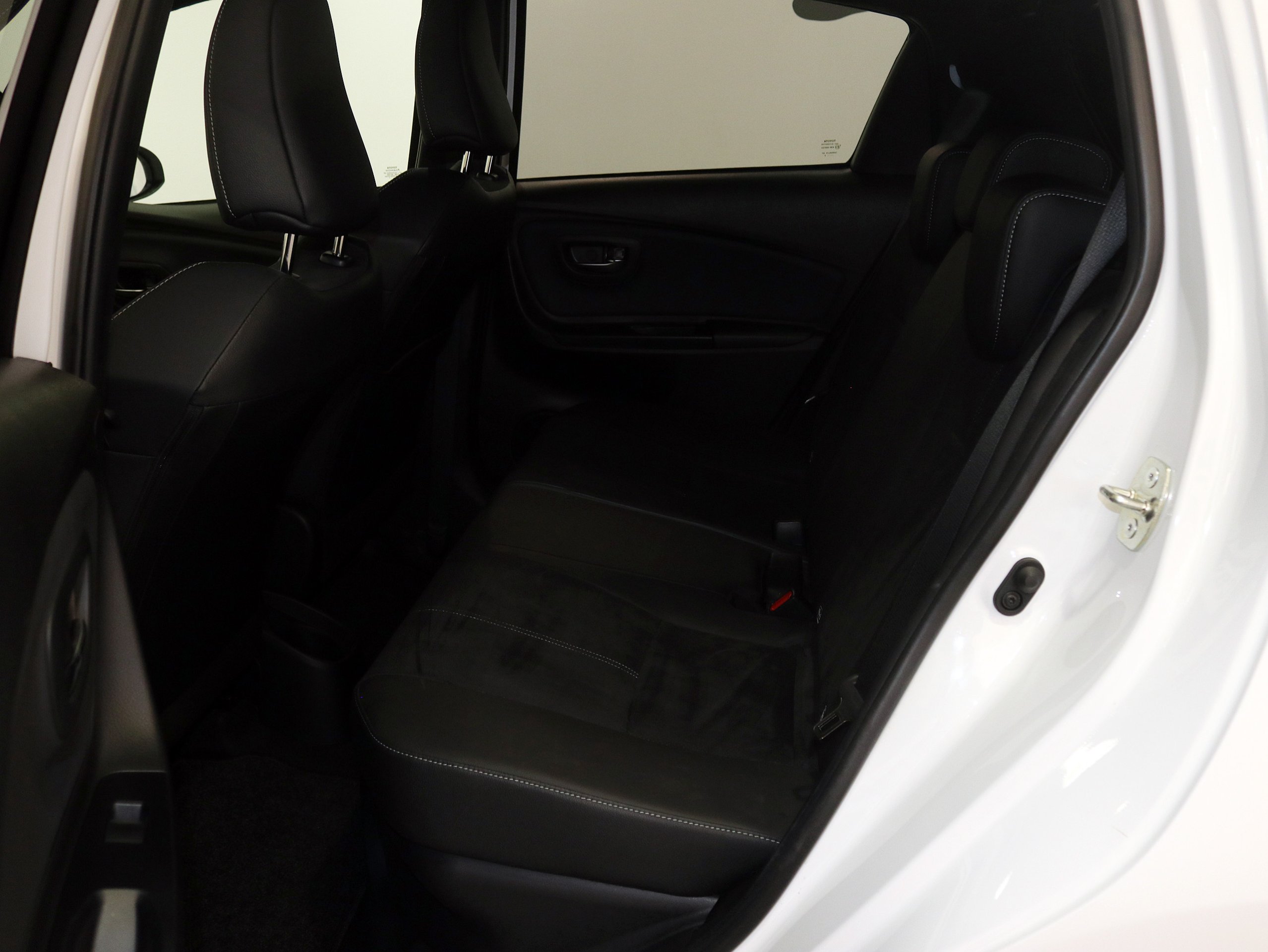 Foto Toyota Yaris 16