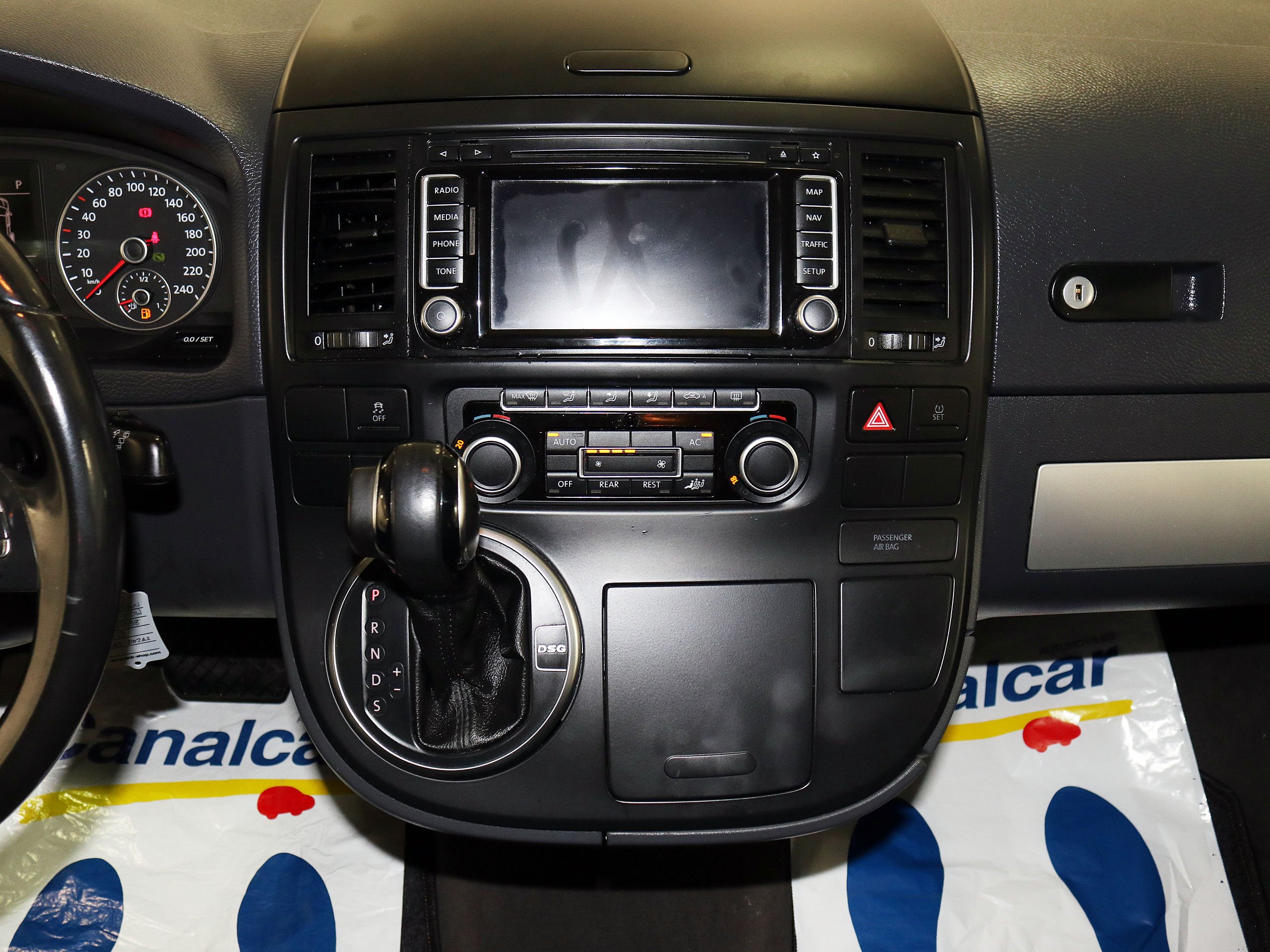 Foto Volkswagen Multivan 21