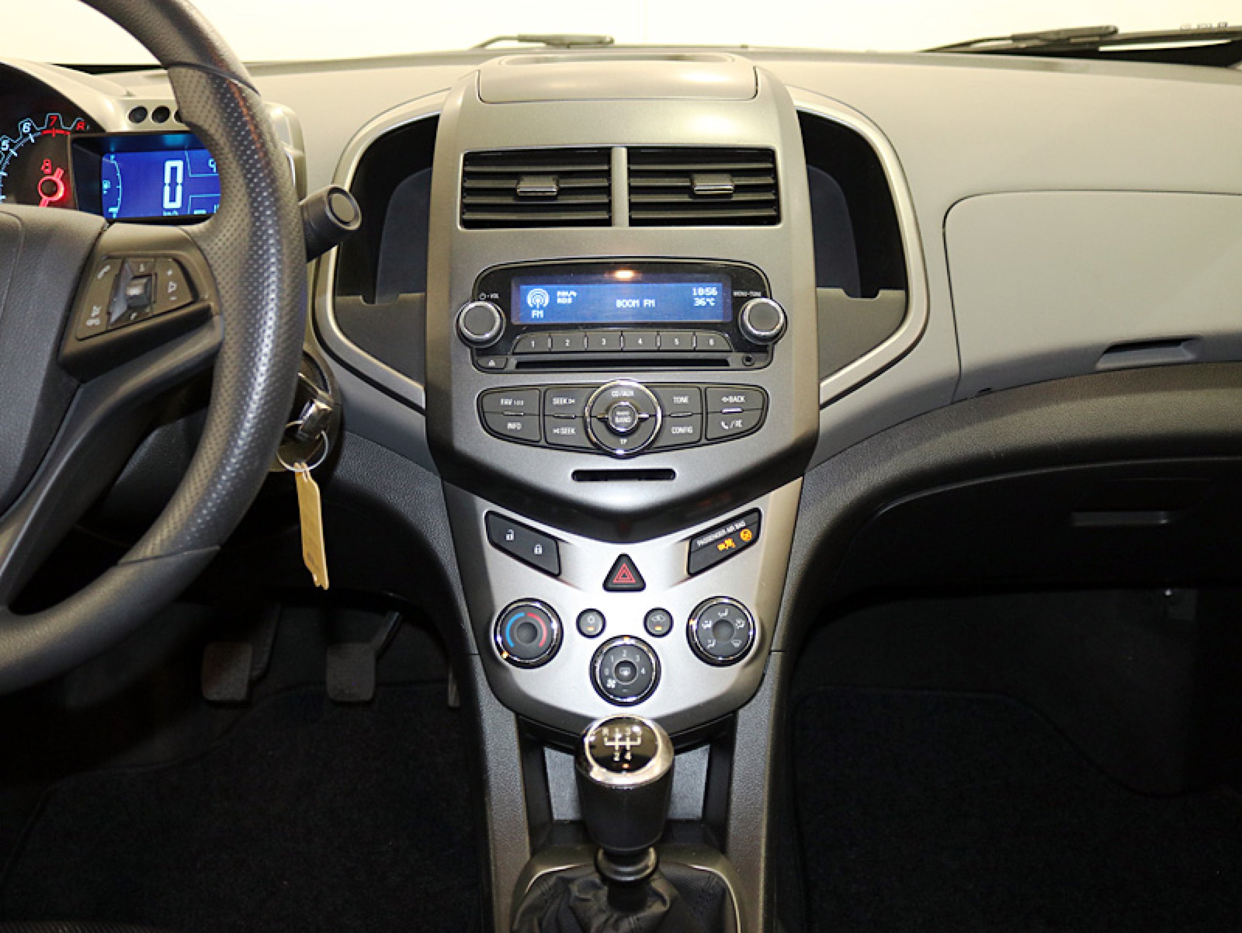 Foto Chevrolet Aveo 21