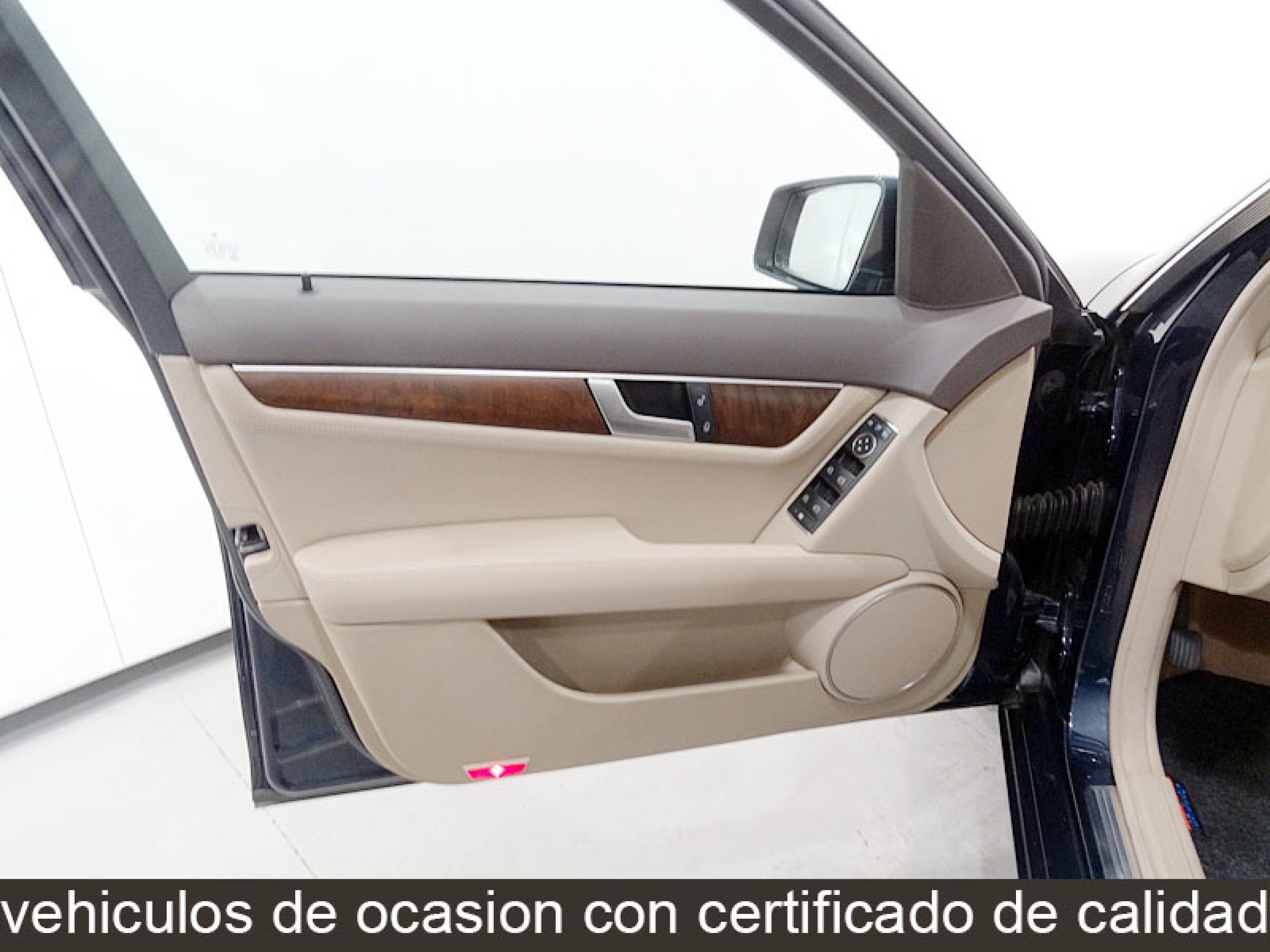 Foto Mercedes-Benz C 220 25