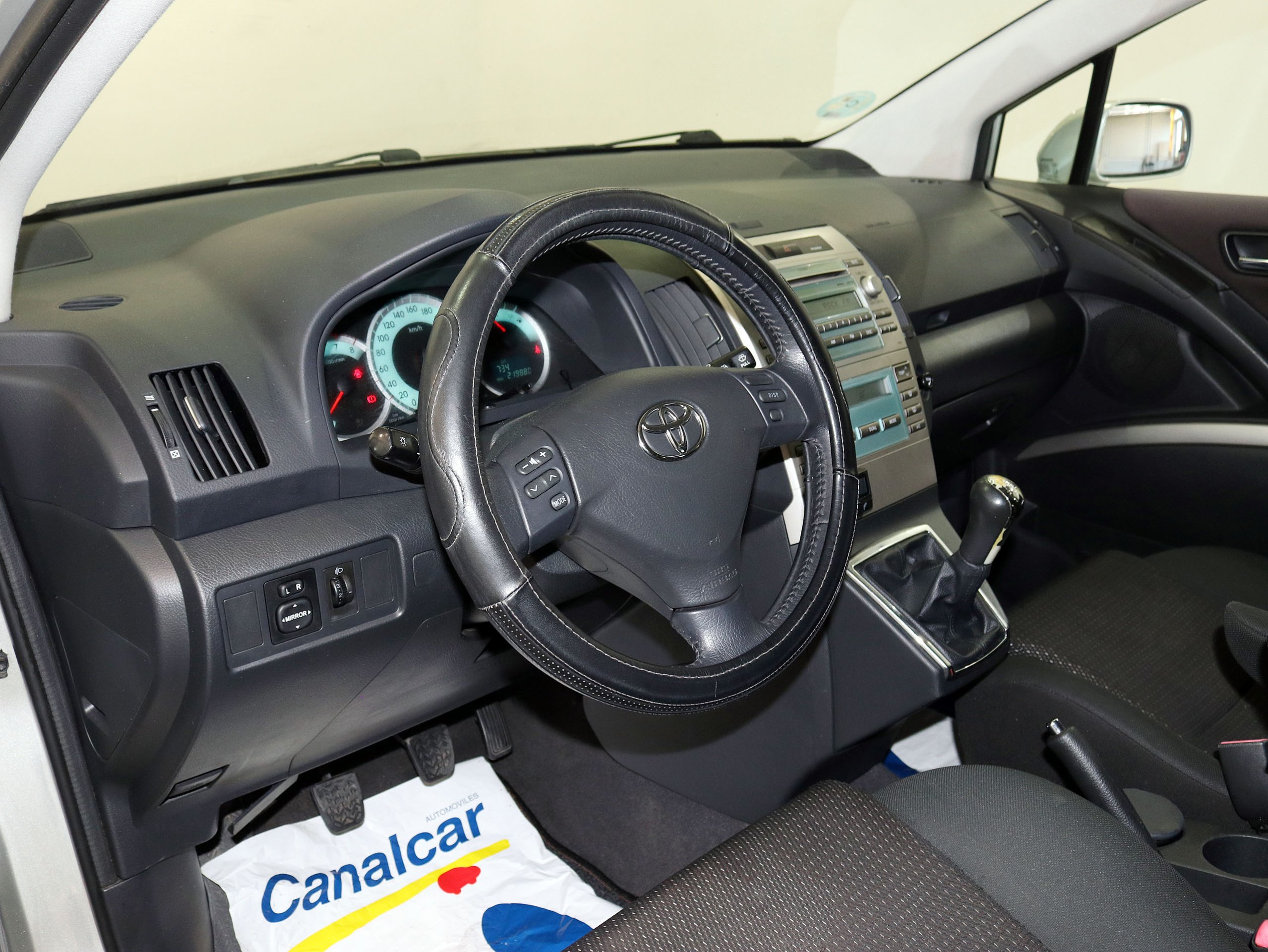 Foto Toyota Corolla Verso 15