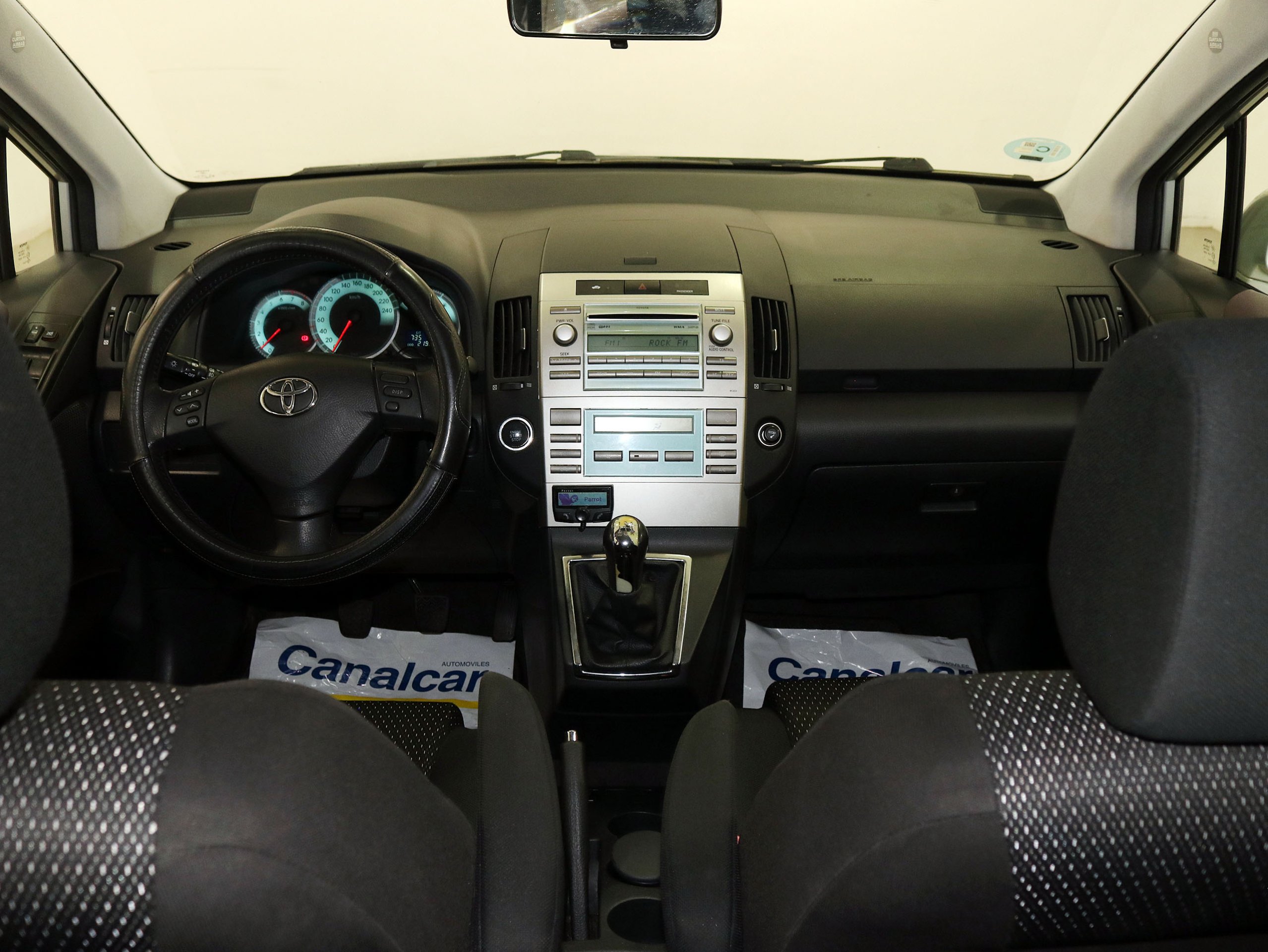 Foto Toyota Corolla Verso 16