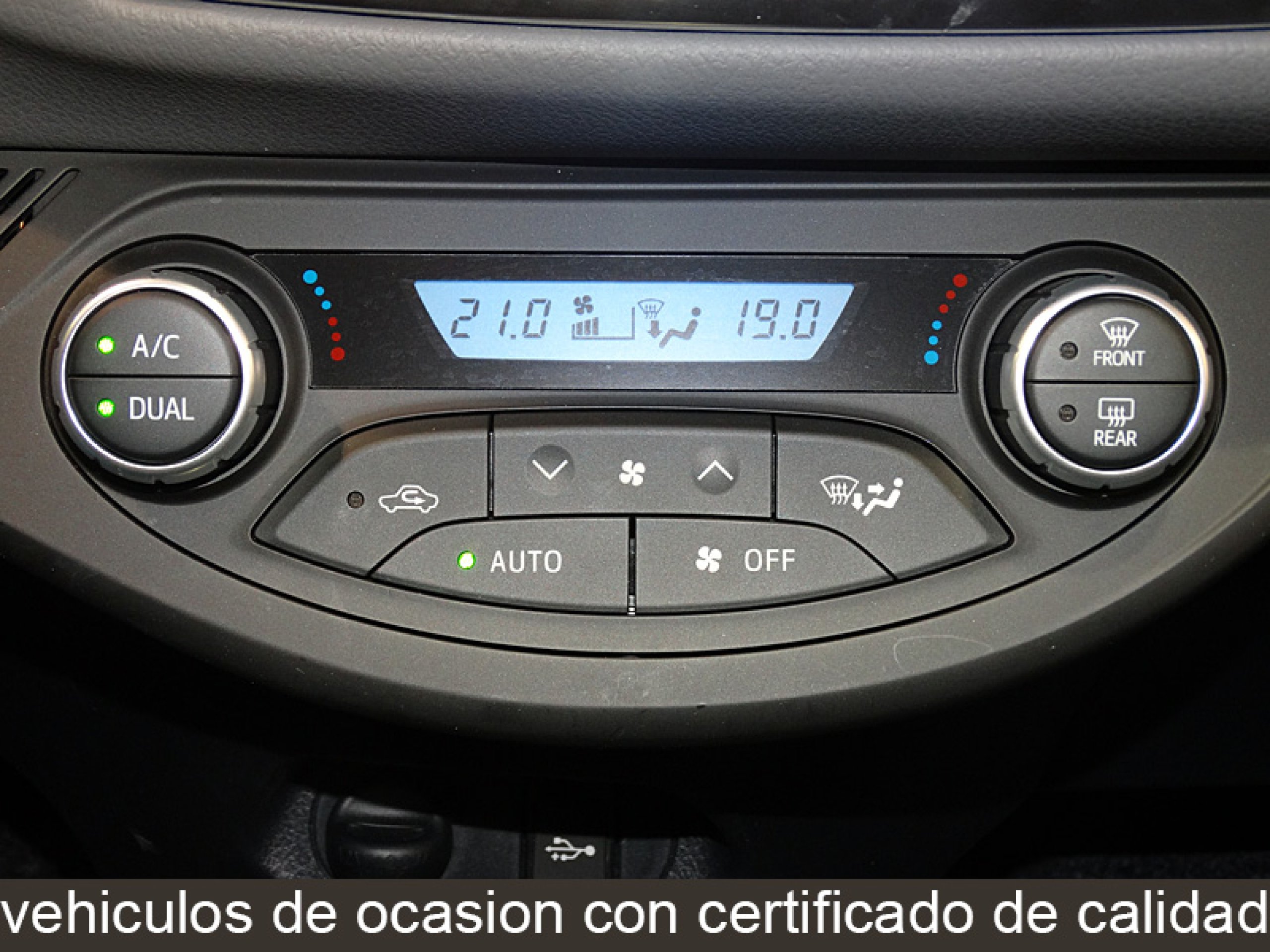 Foto Toyota Yaris 26