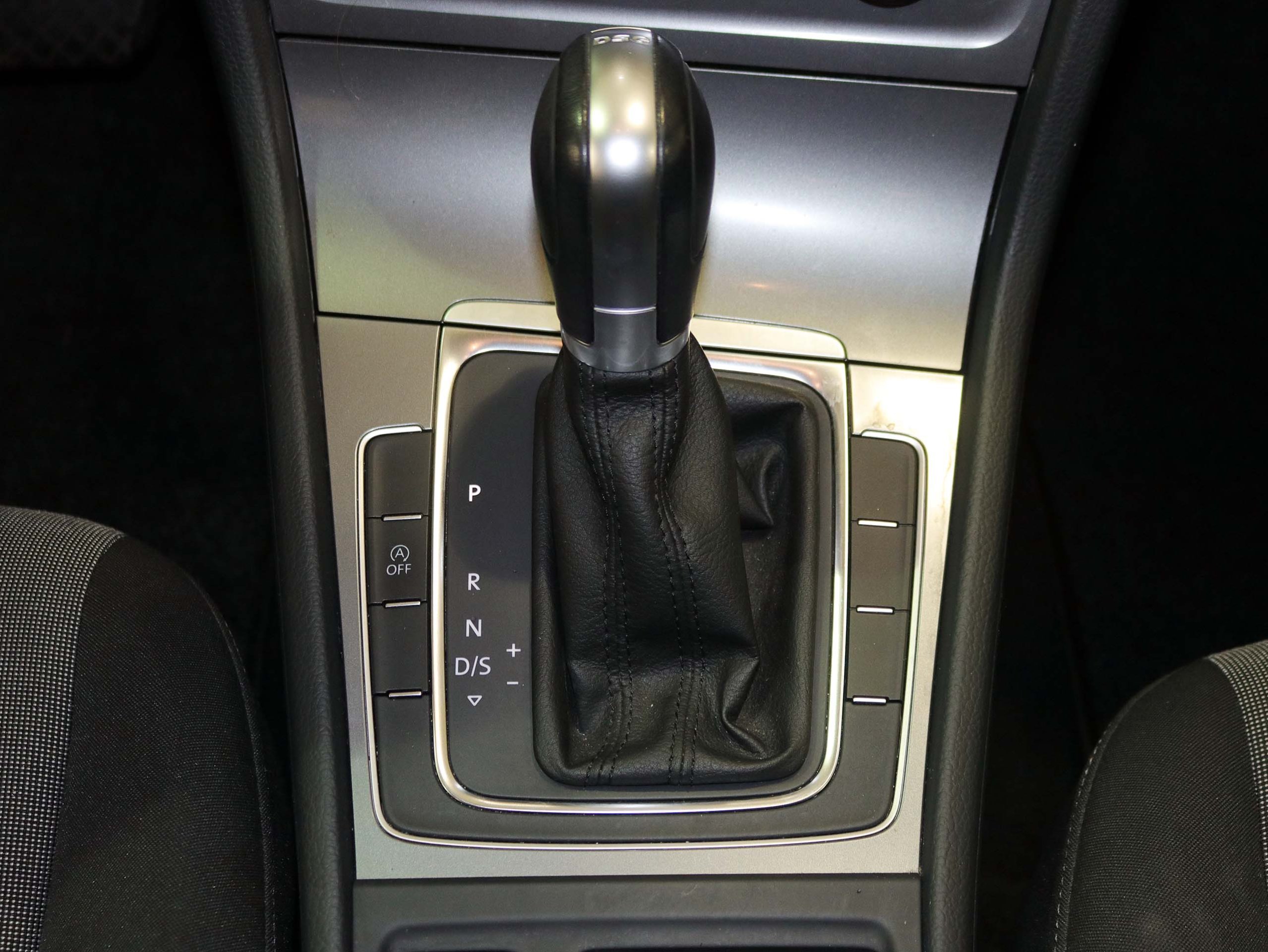 Foto Volkswagen Golf 21