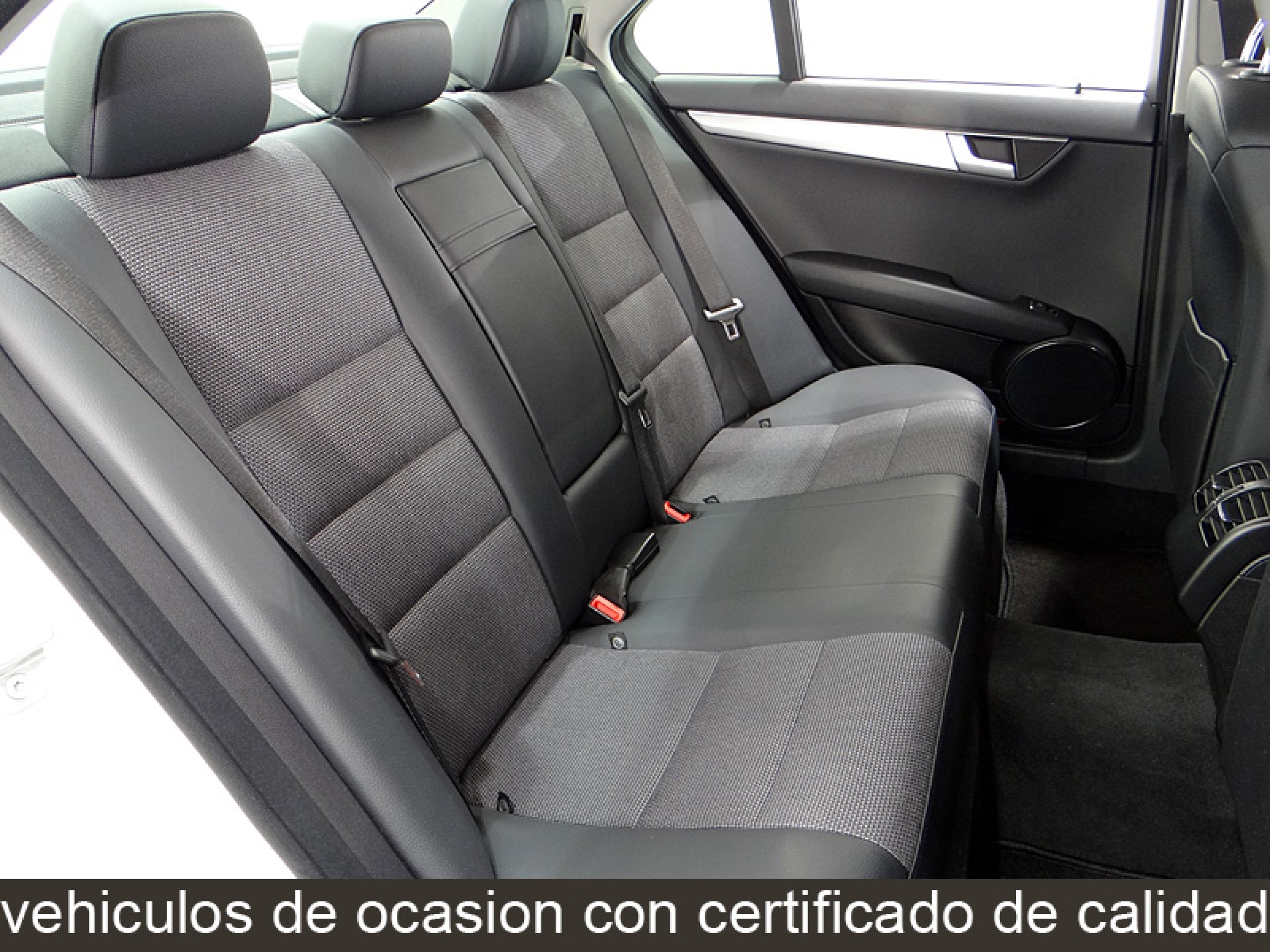 Foto Mercedes-Benz C 180 25