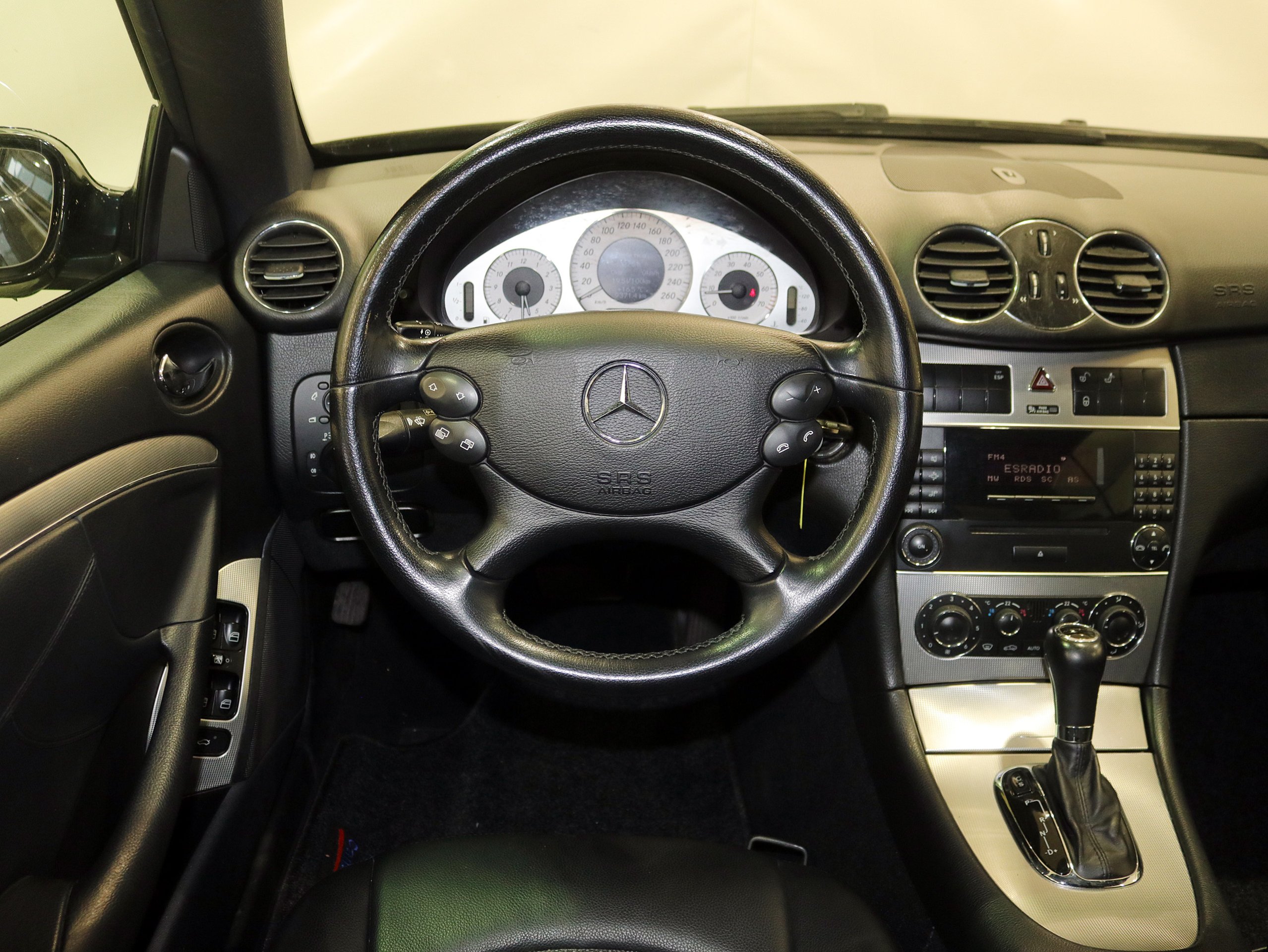 Foto Mercedes-Benz CLK 200 20 Foto Mercedes-Benz CLK 200 20