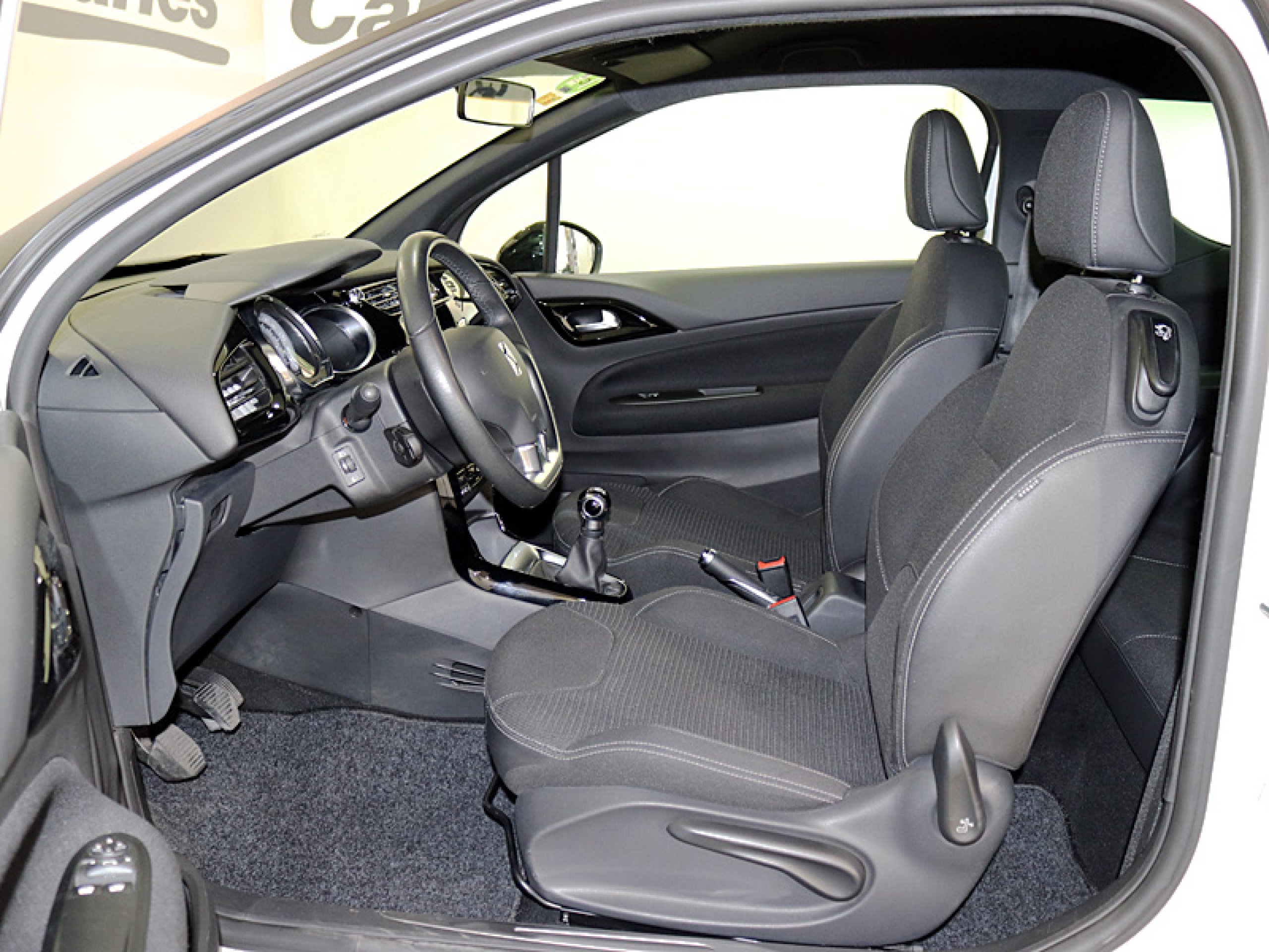 Foto Citroen DS3 15