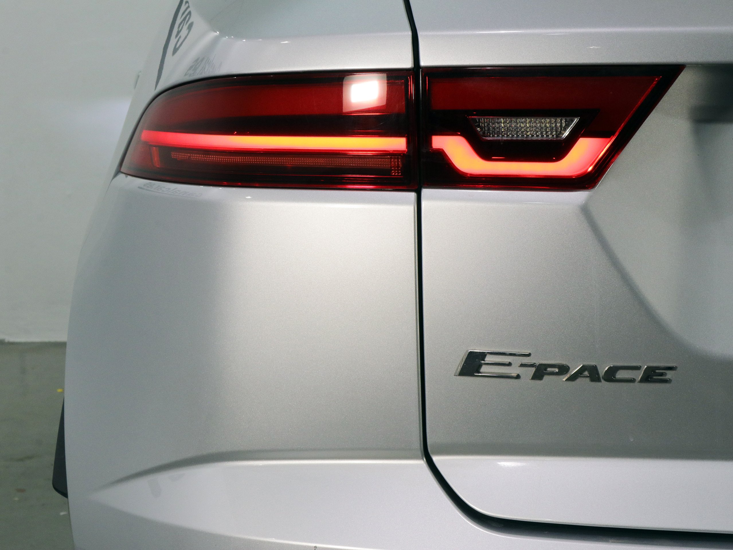Foto Jaguar E-Pace 12