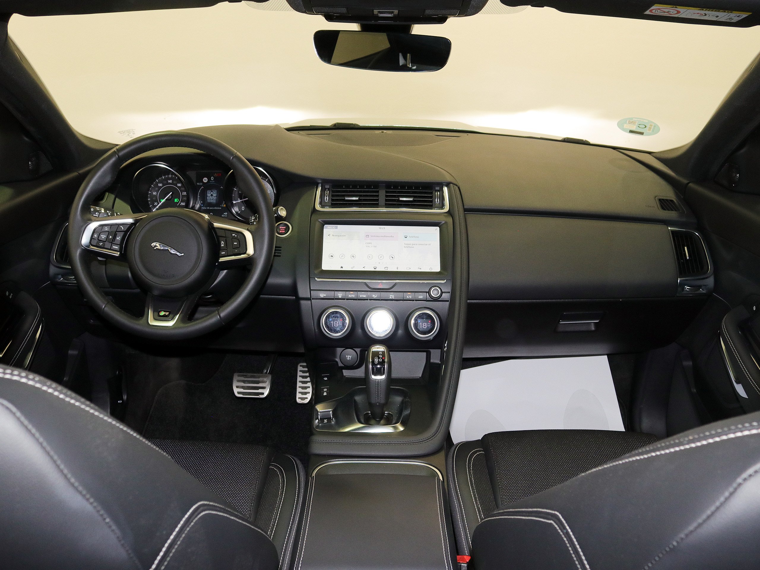 Foto Jaguar E-Pace 27