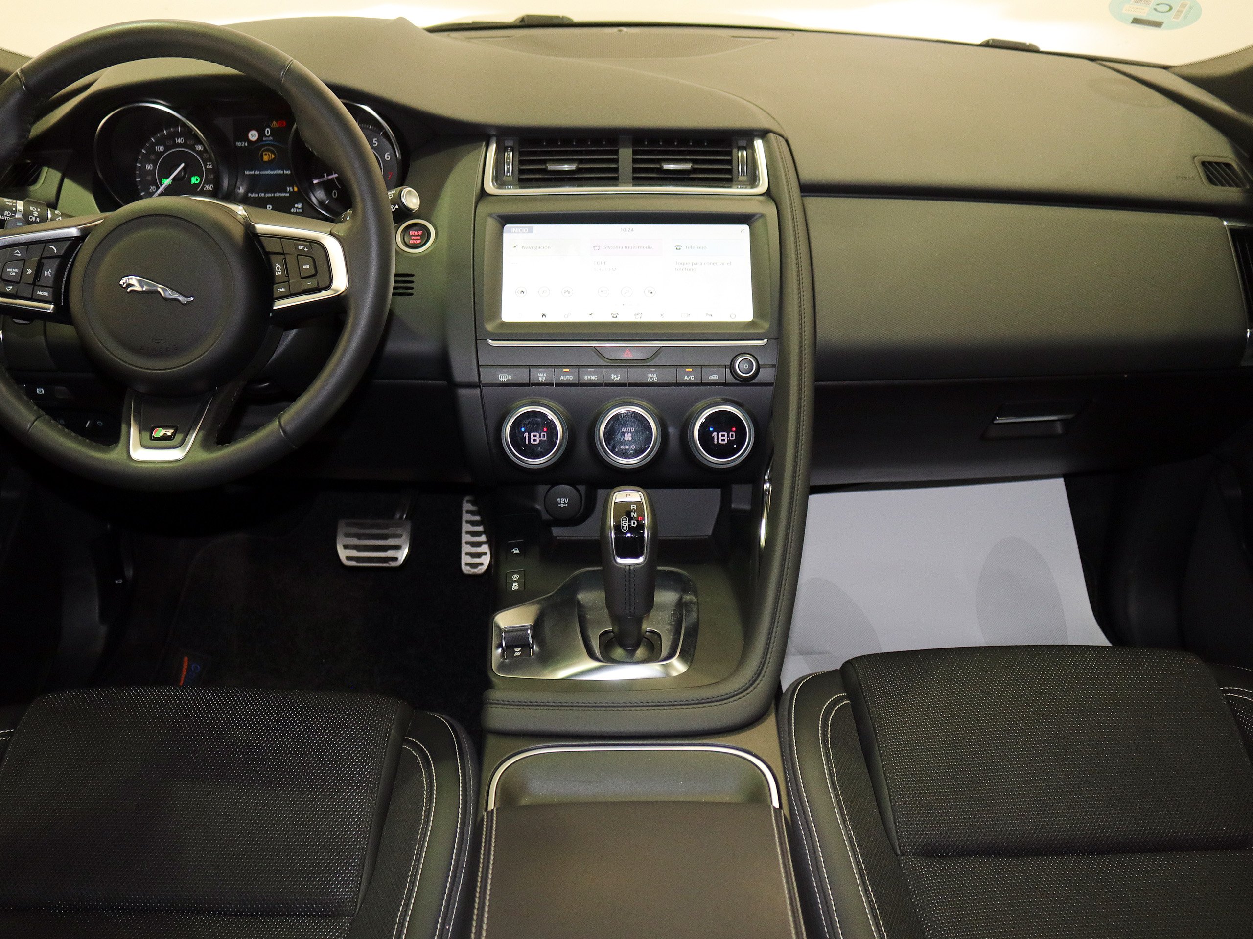 Foto Jaguar E-Pace 29