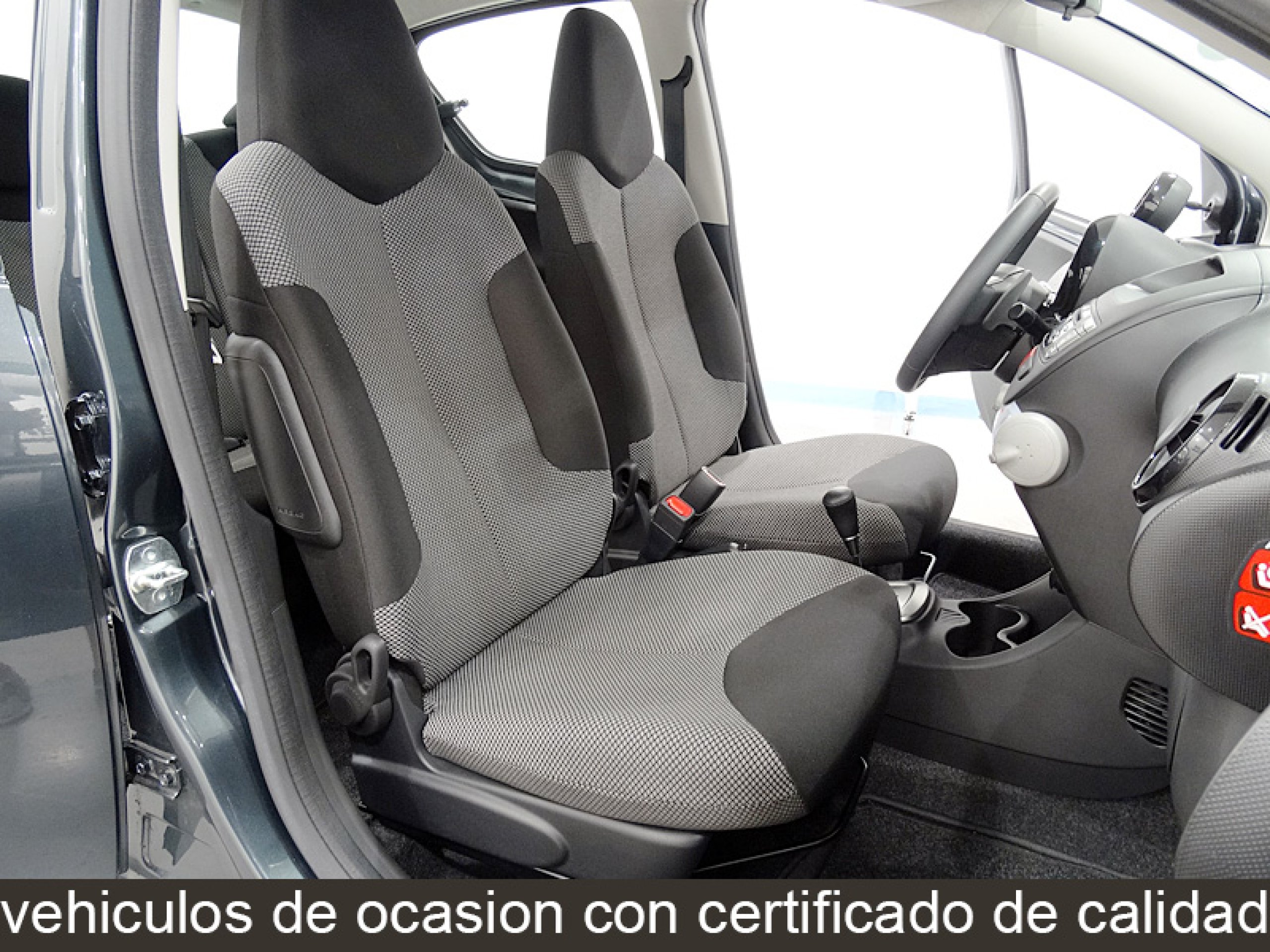 Foto Toyota Aygo 11
