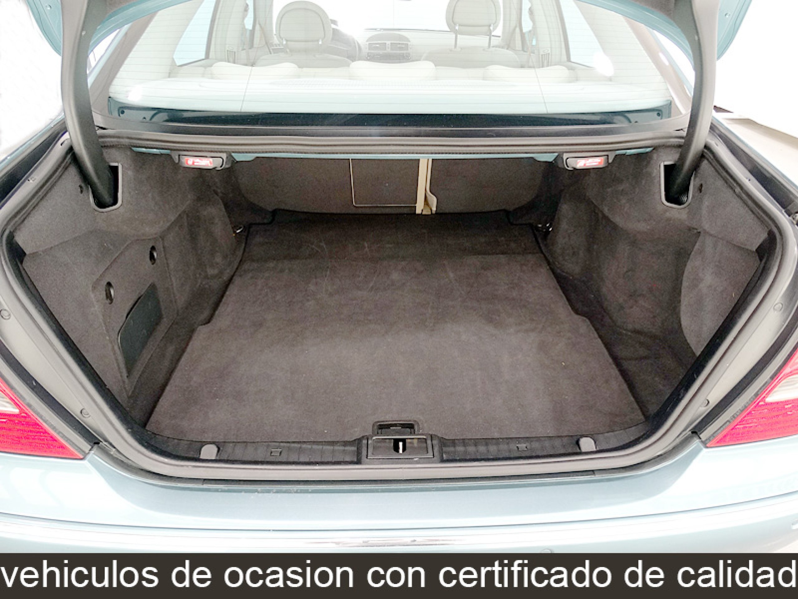 Foto Mercedes-Benz E 320 17