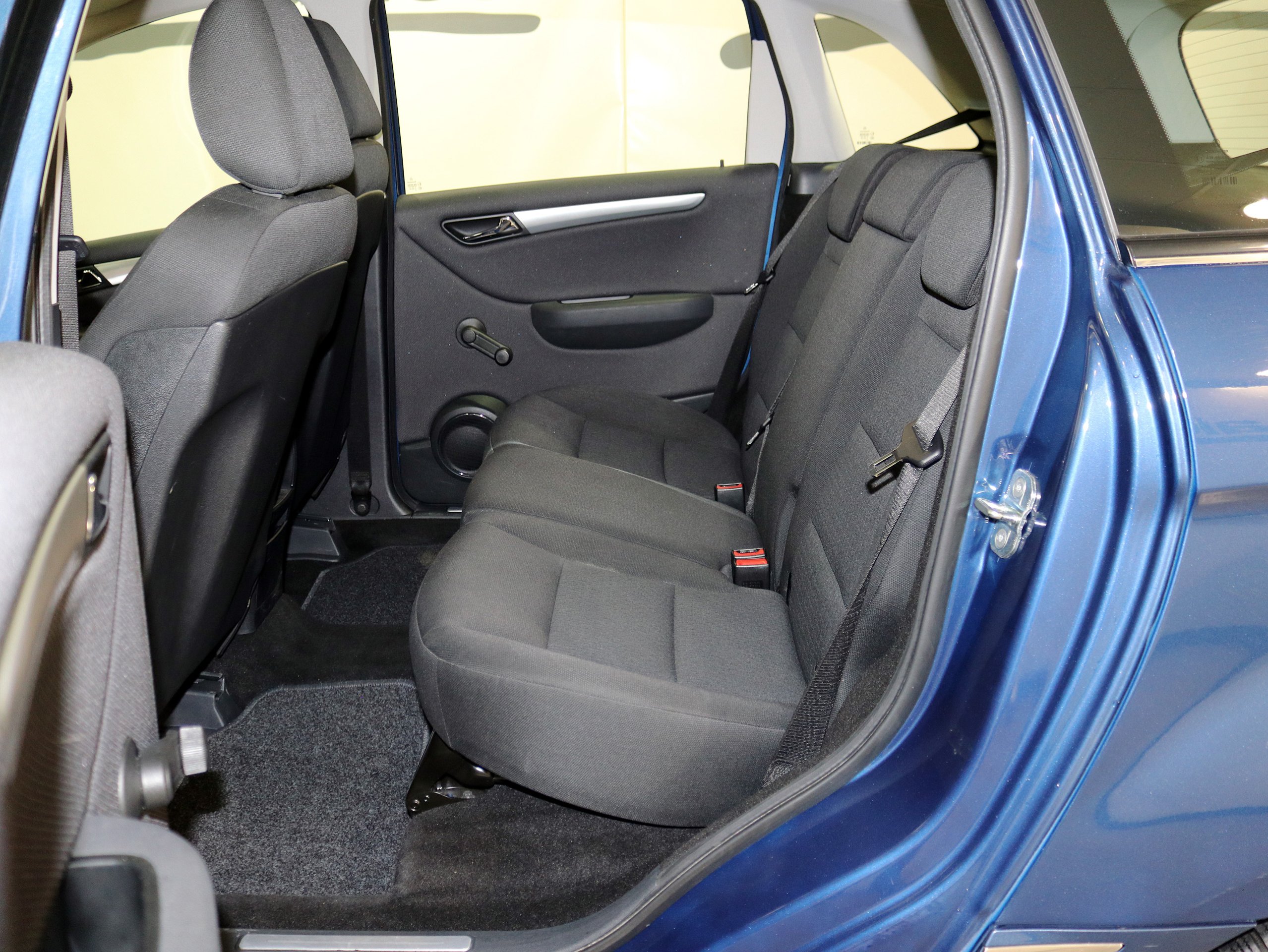 Foto Mercedes-Benz B 180 16