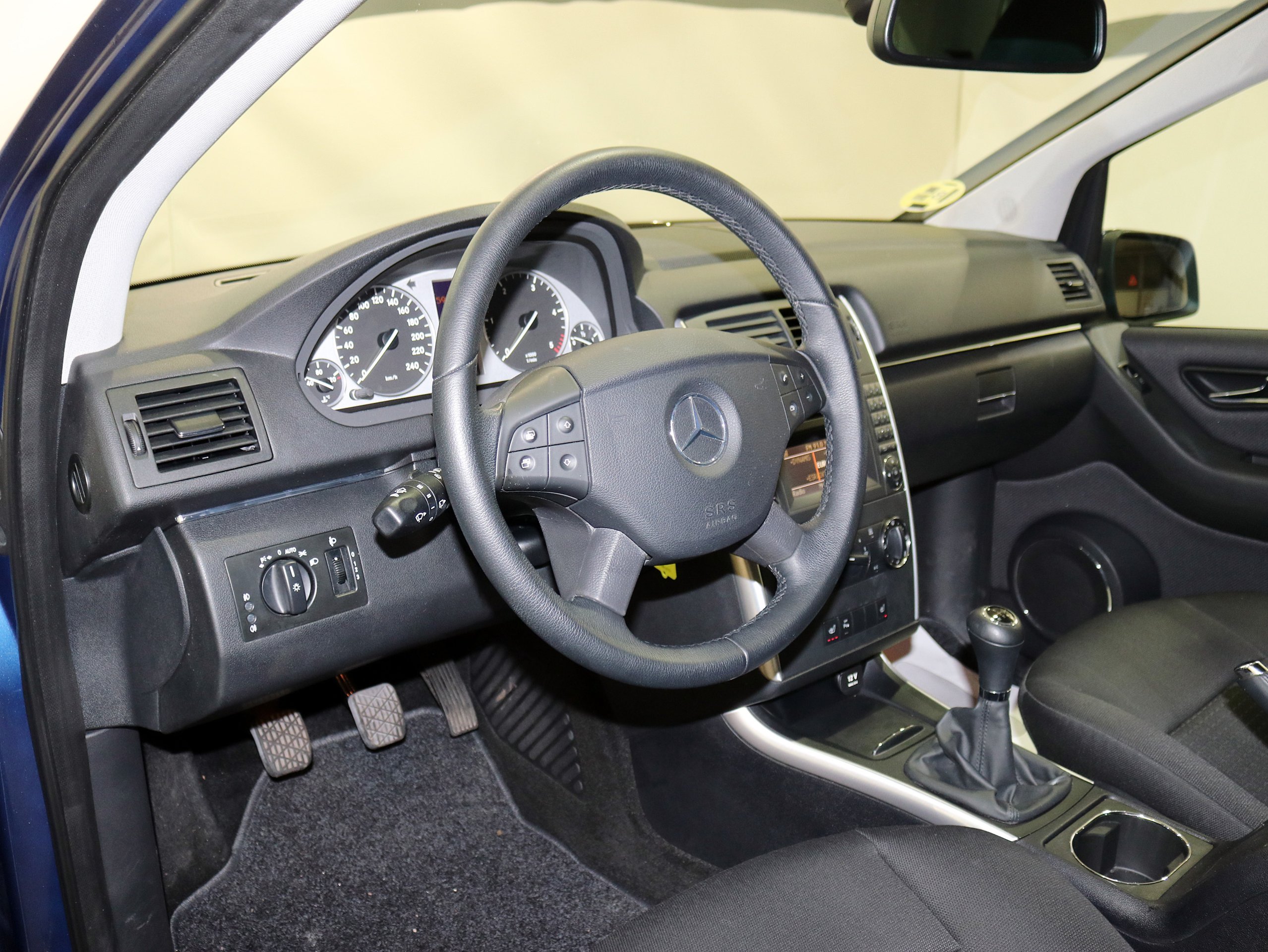 Foto Mercedes-Benz B 180 18