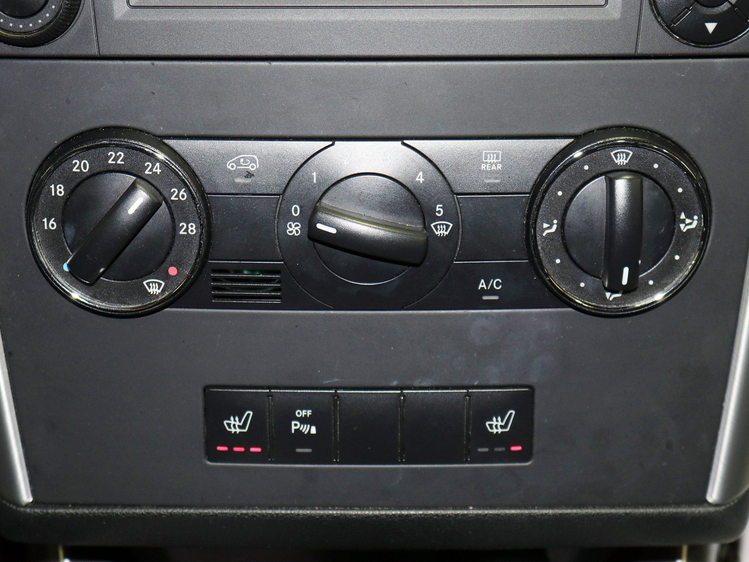 Foto Mercedes-Benz B 180 23